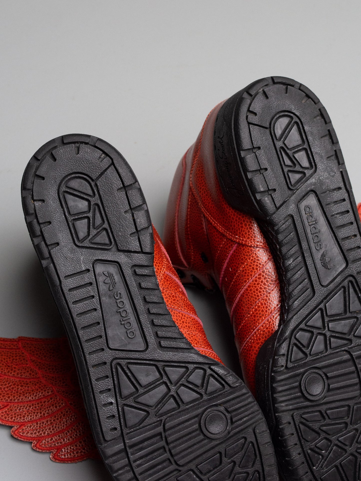 (sample) adidas Originals by Jeremy Scott A/W 2015 JS Wings Basketball - size 42 2/3
