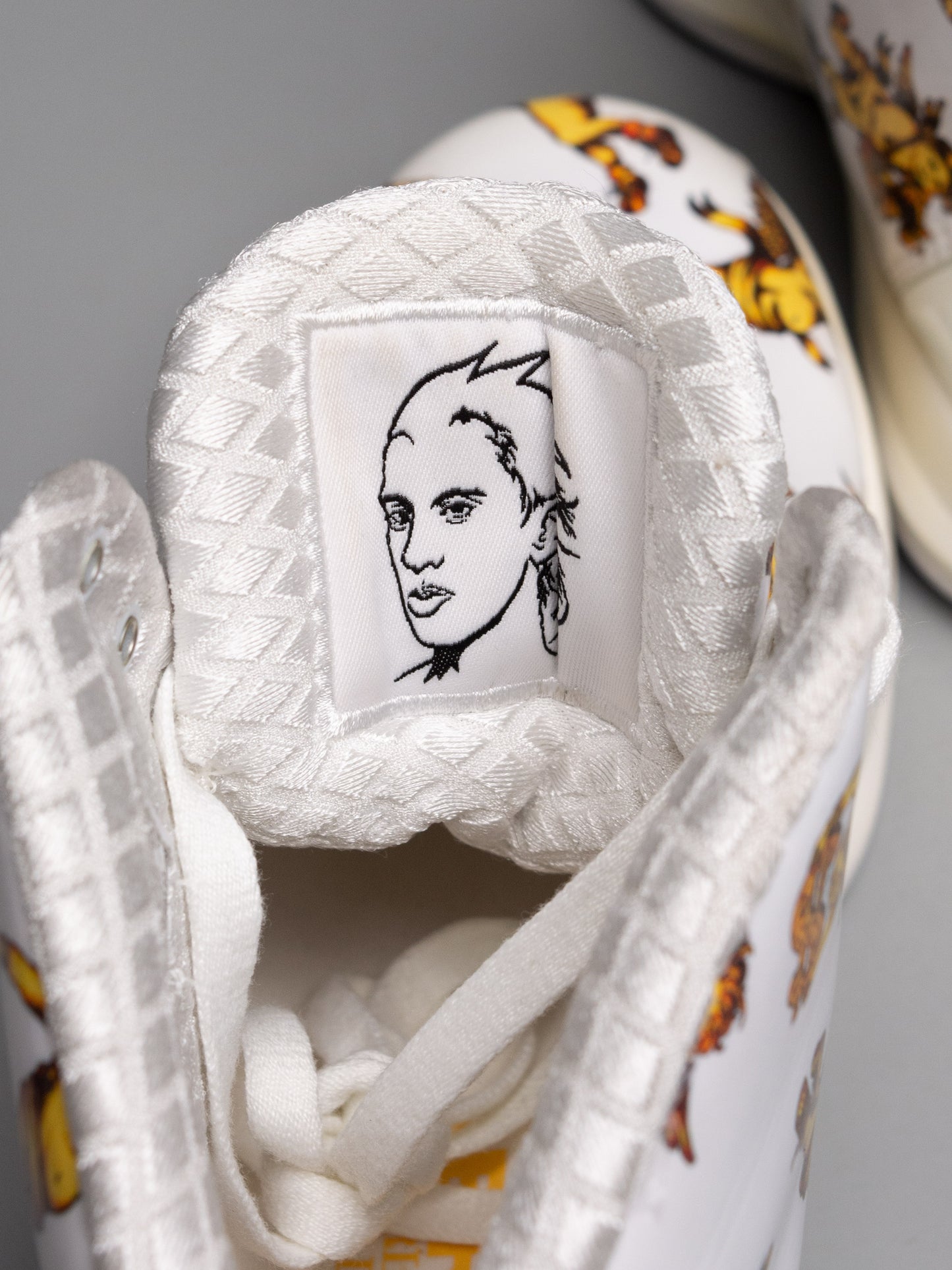 2013 adidas D Rose 3.5 "Angels" by Jeremy Scott - size 43 1/3