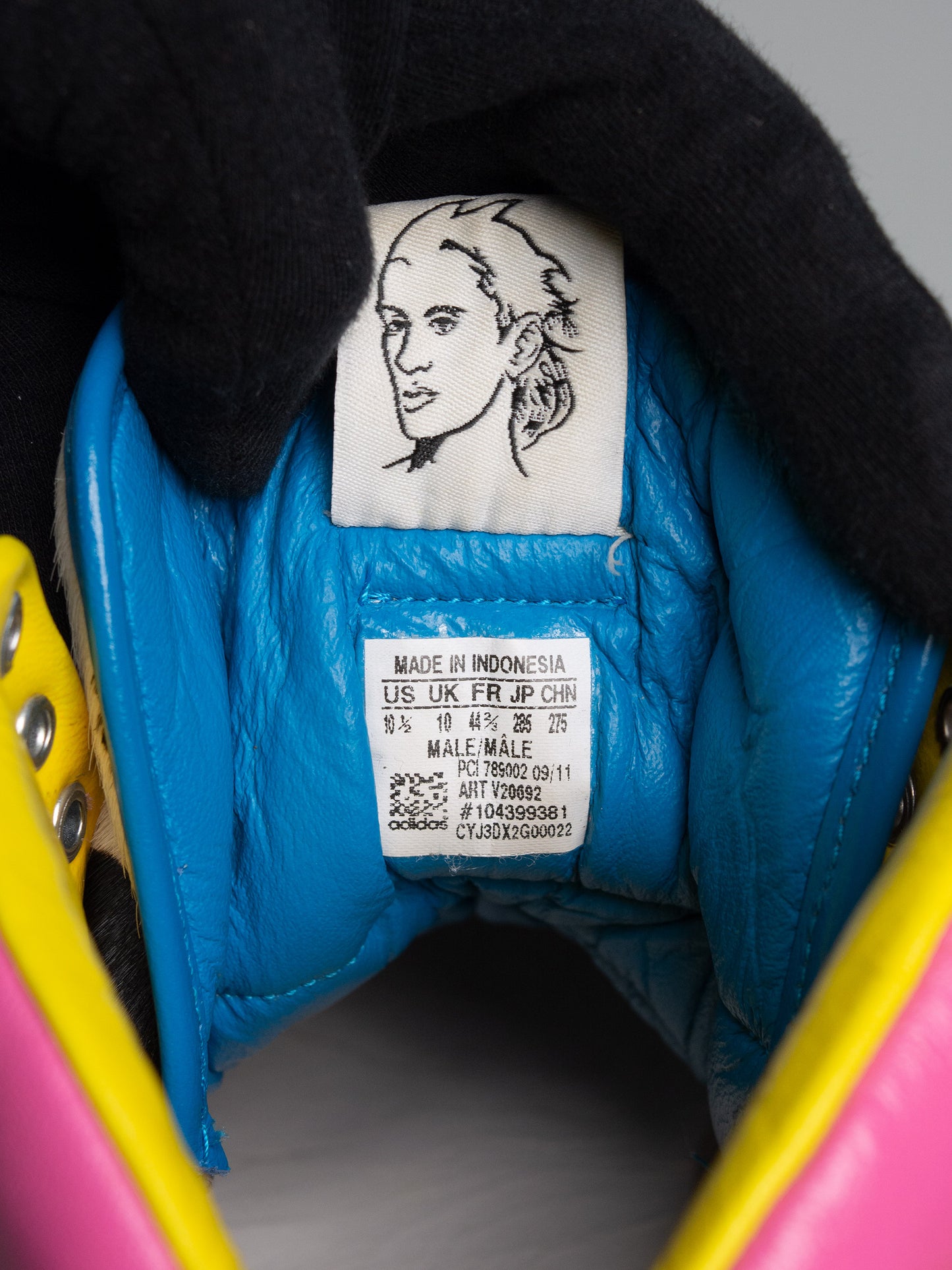 adidas Originals by Jeremy Scott X 2NE1 S/S 2012 JS Wings - size 44 2/3