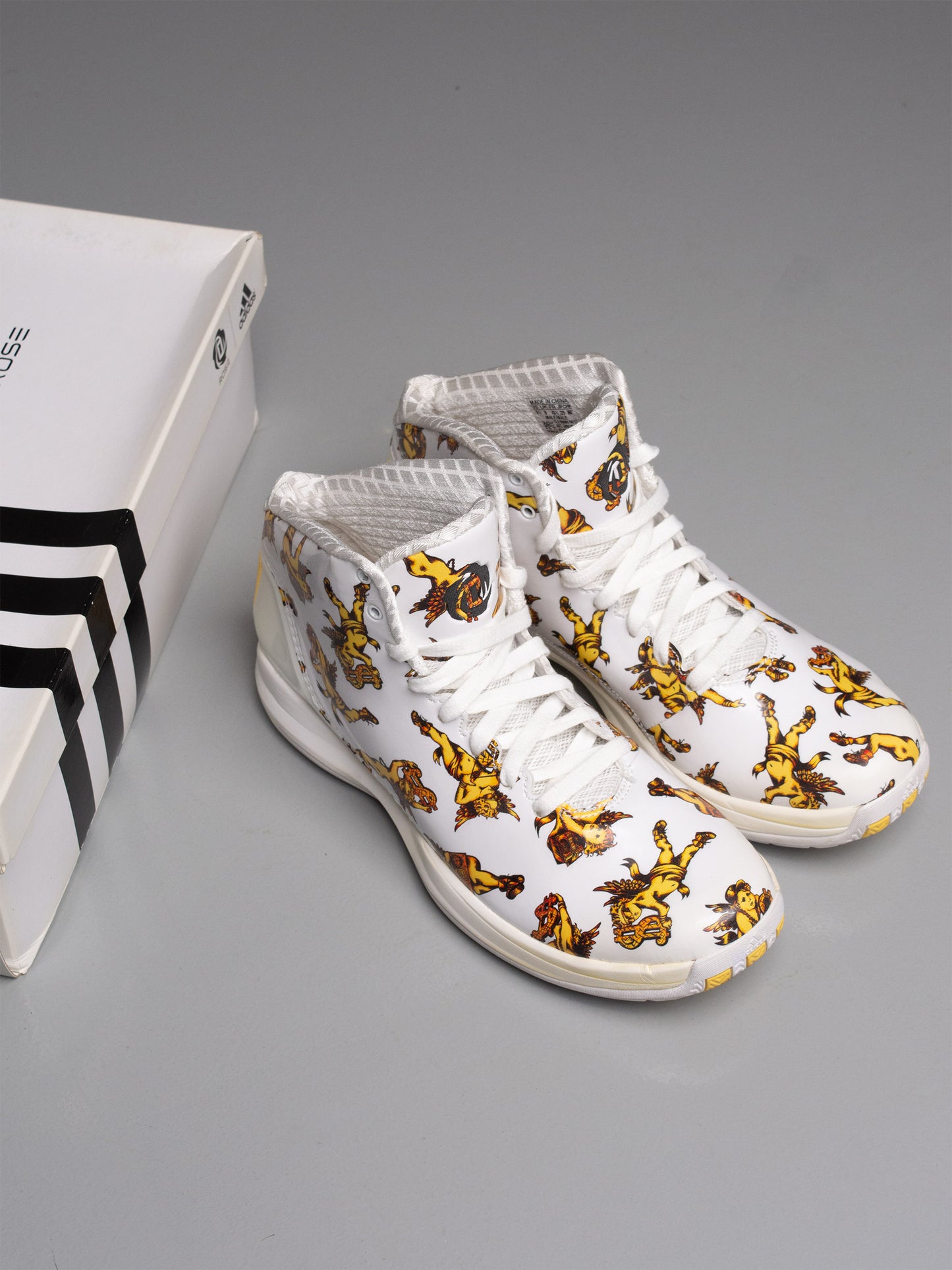 2013 adidas D Rose 3.5 "Angels" by Jeremy Scott - size 43 1/3