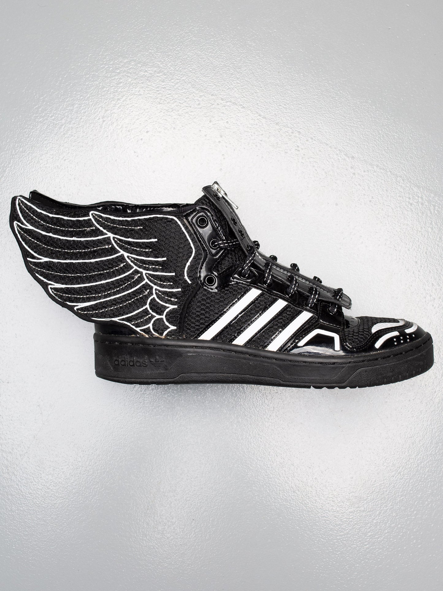 adidas Originals by Jeremy Scott 2015 JS Wings 2.0 Mesh (black) - size 42 2/3