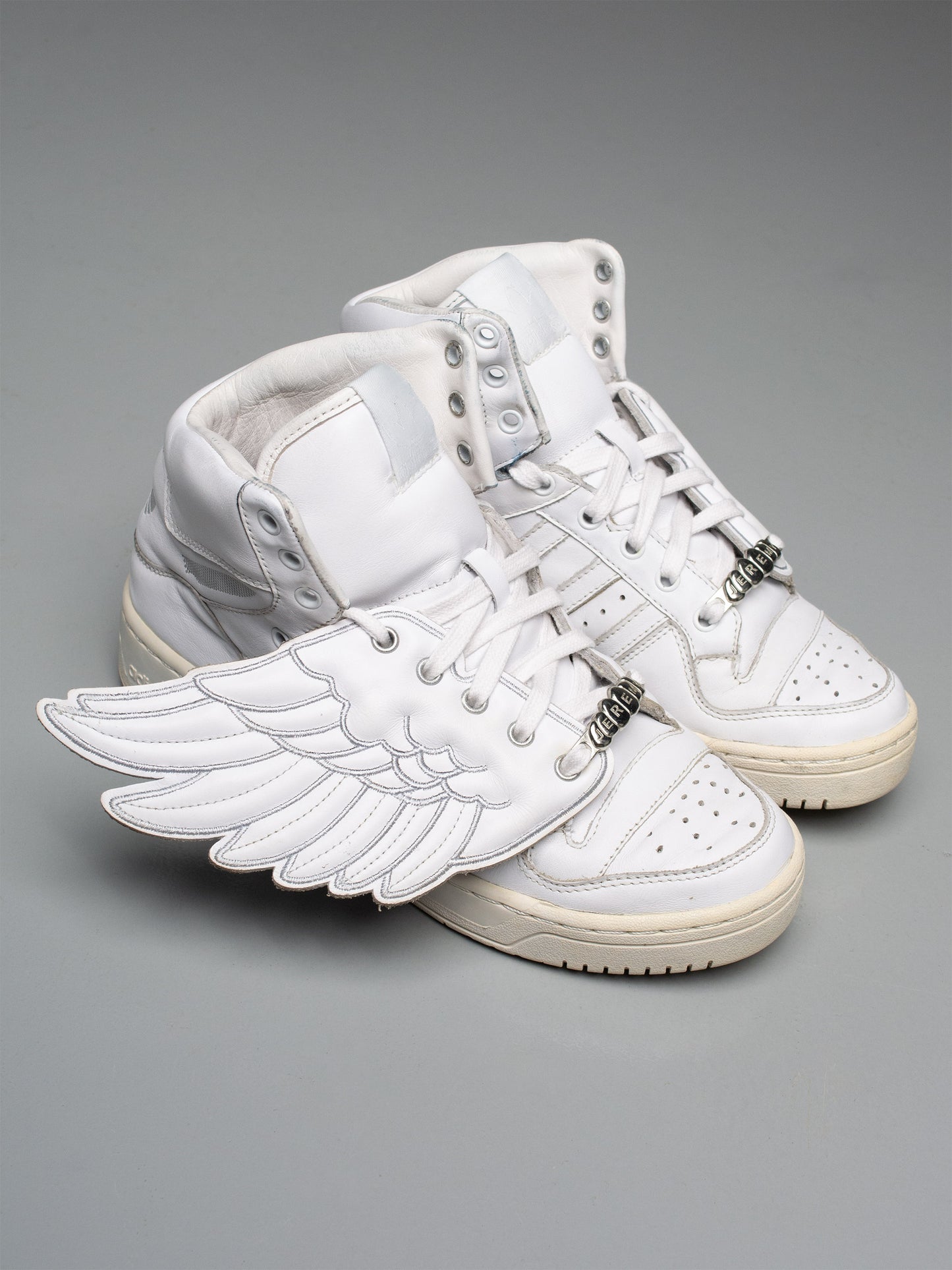 adidas Originals by Jeremy Scott S/S 2009 JS Wings (White/Silver) - size 39 1/3