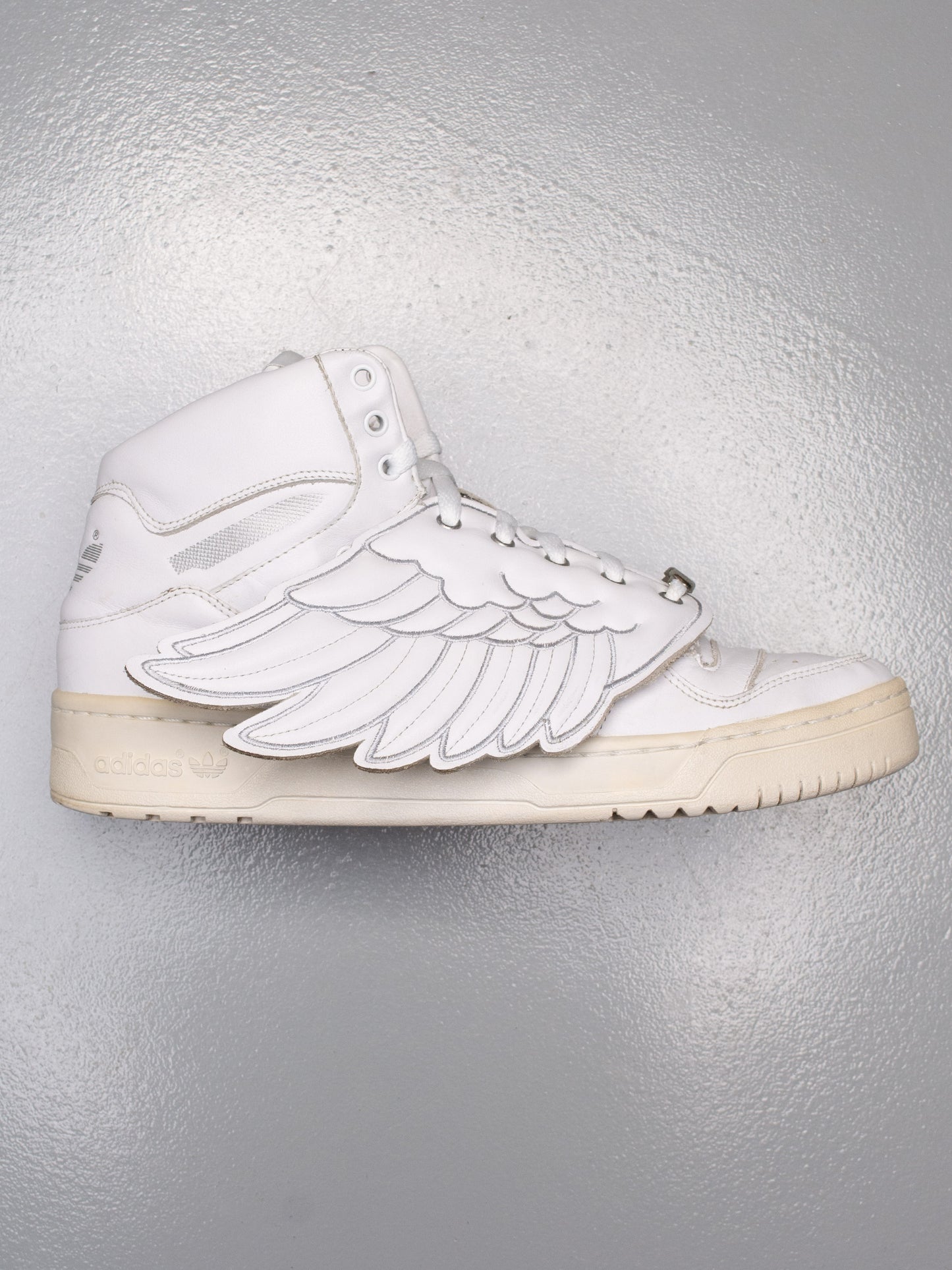 adidas Originals by Jeremy Scott S/S 2009 JS Wings (white/silver) - size 44 2/3