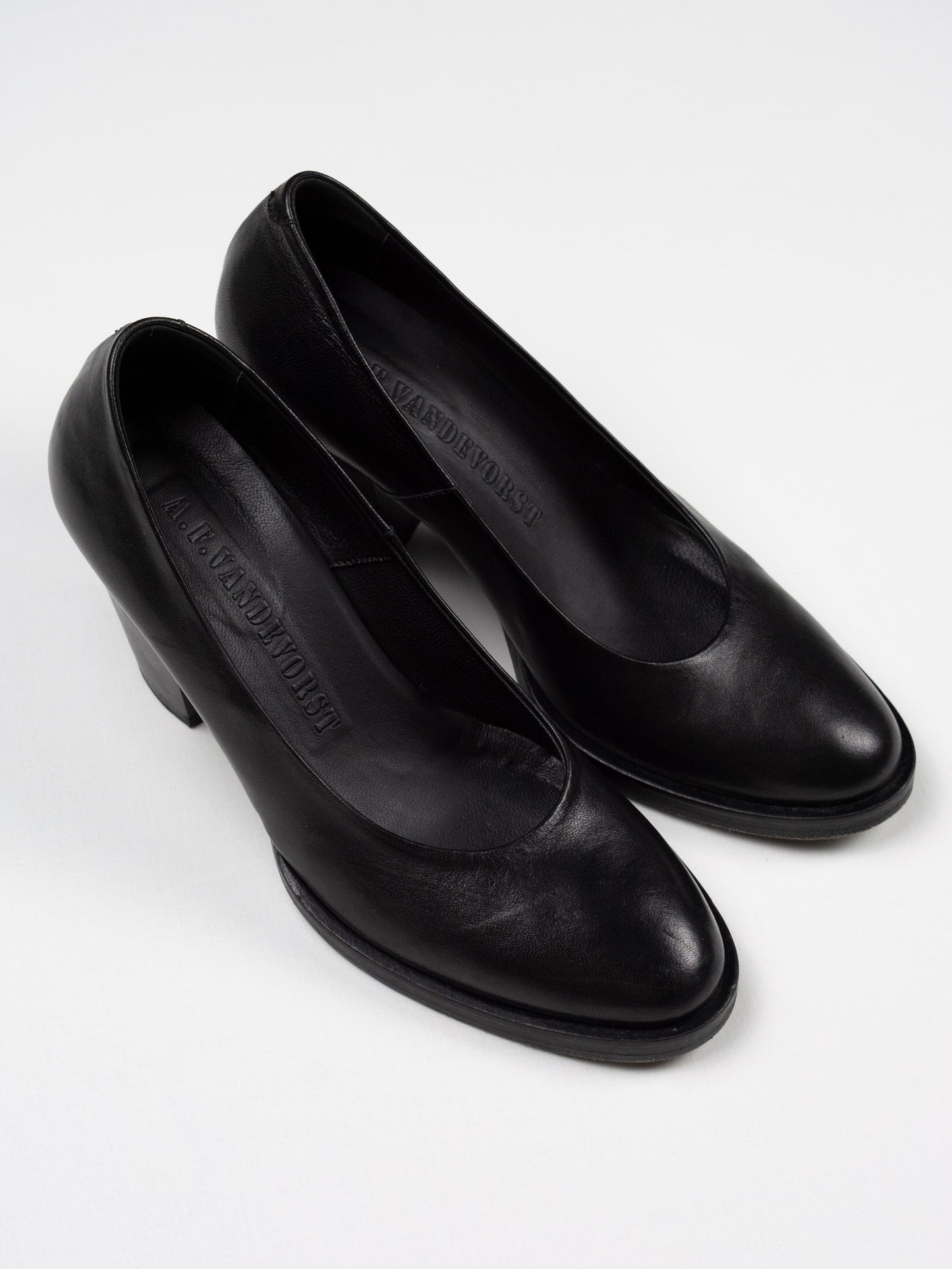 A.F.Vandevorst - round toe low heel pumps (black/black) - size 37 (75mm heel)