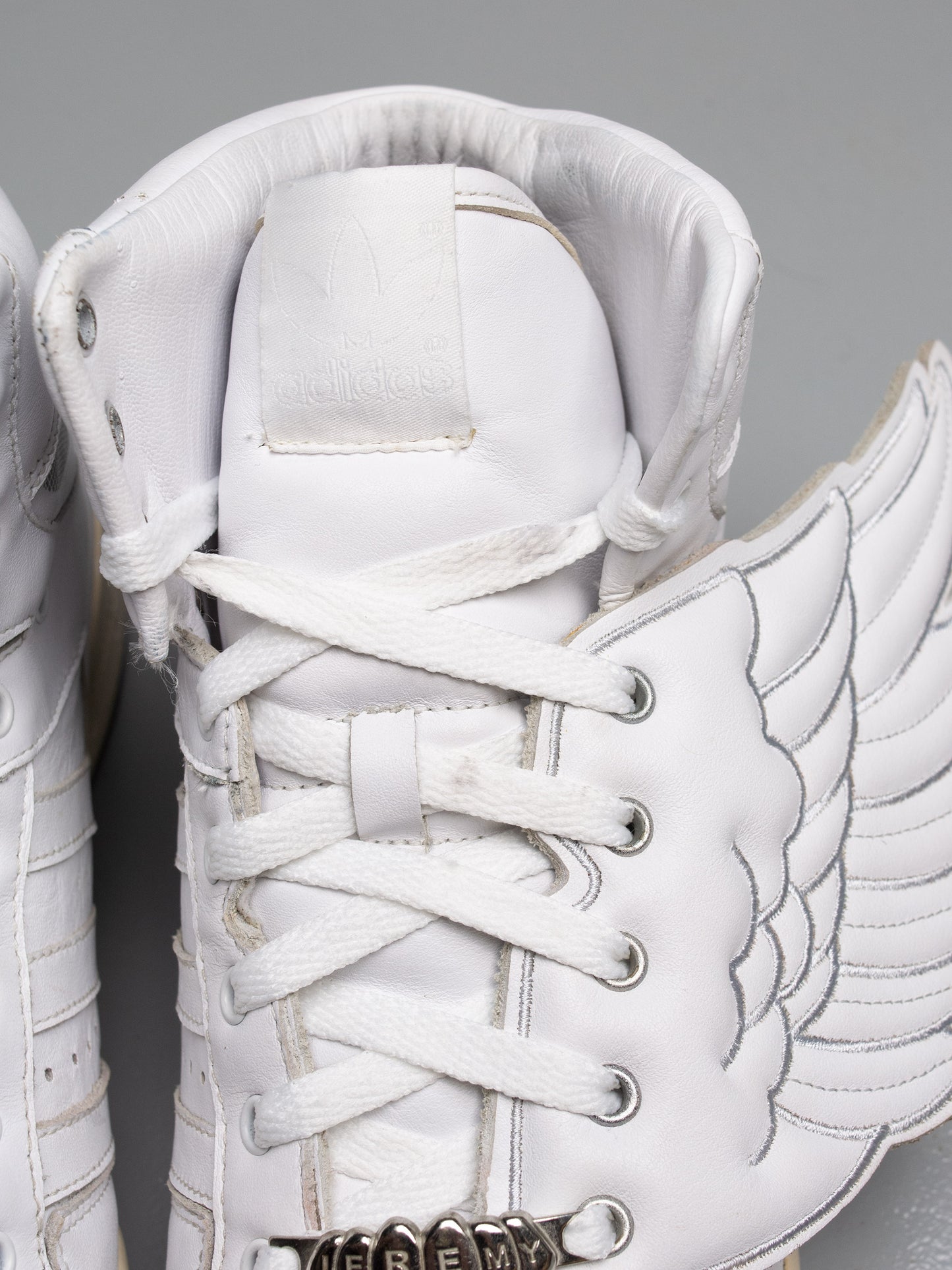adidas Originals by Jeremy Scott S/S 2009 JS Wings (white/silver) - size 44 2/3