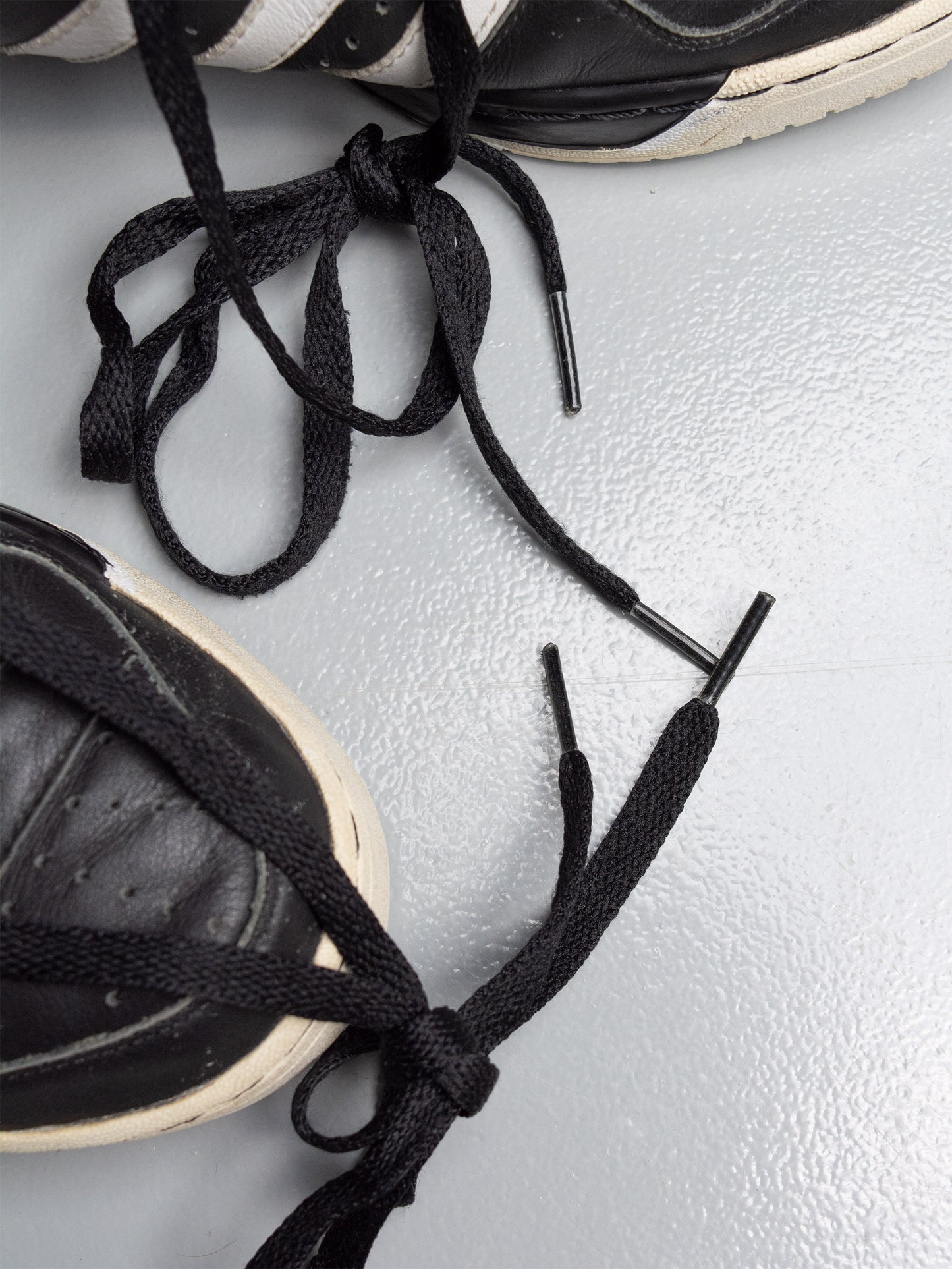(sample) adidas Originals by Jeremy Scott S/S 2009 JS Logo (black) - size 42 2/3