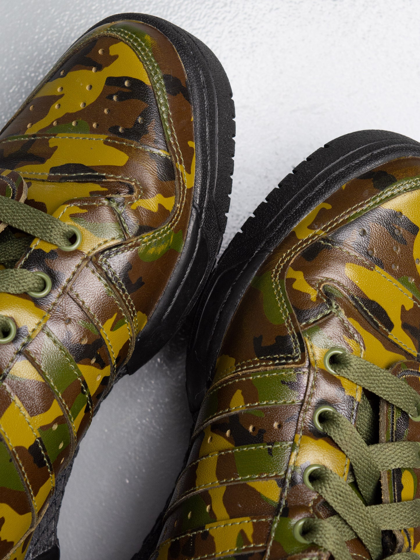 adidas Originals by Jeremy Scott A/W 2011 JS Wings Camo - size 41 1/3