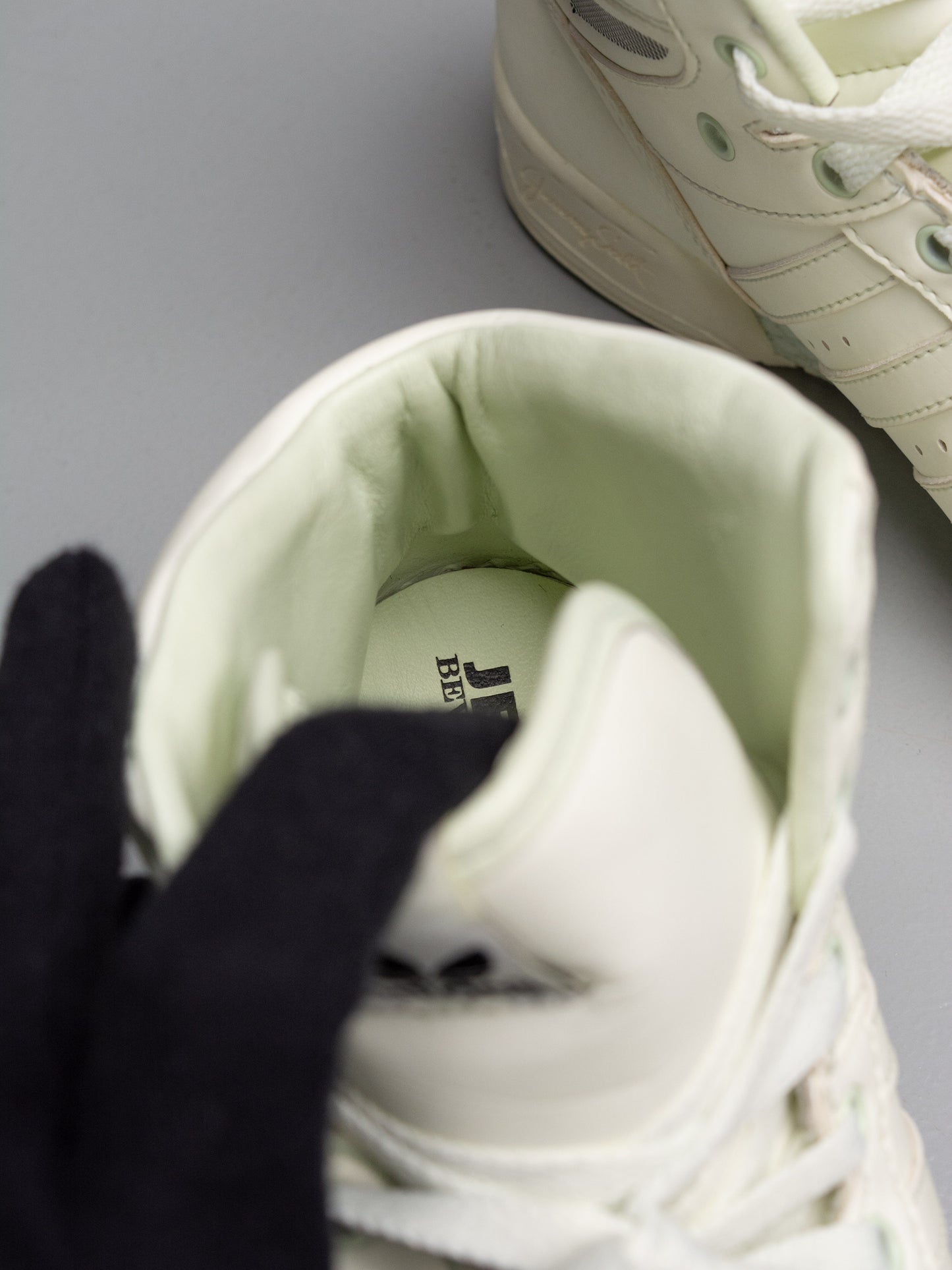 adidas Originals by Jeremy Scott S/S 2011 JS Wings Glow In The Dark - size 38