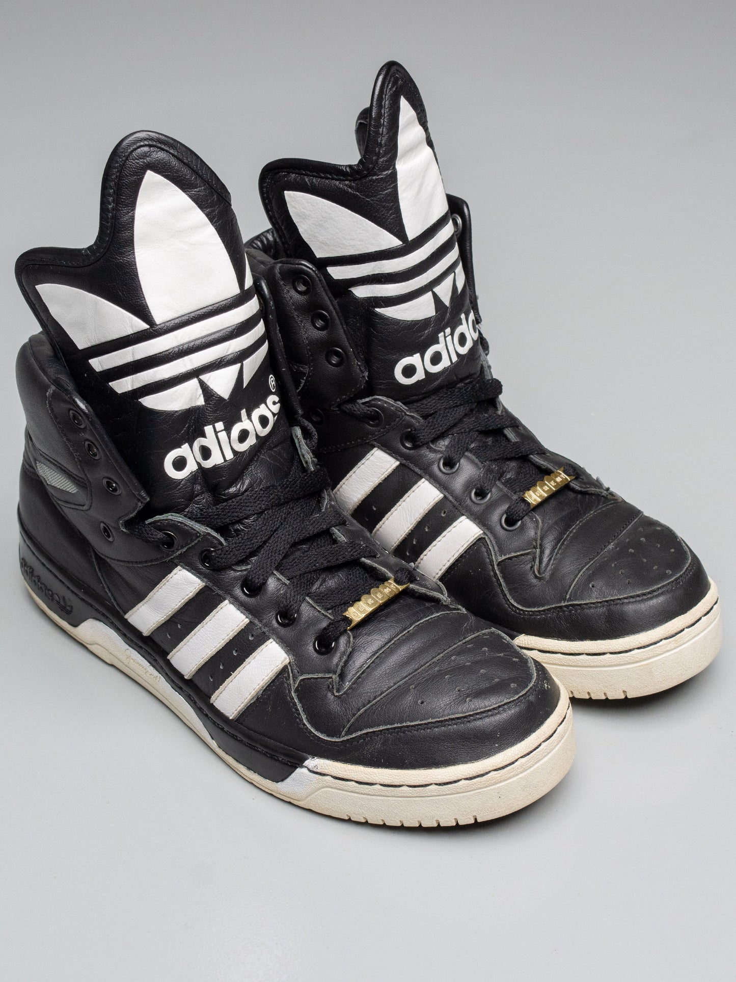 (sample) adidas Originals by Jeremy Scott S/S 2009 JS Logo (black) - size 42 2/3