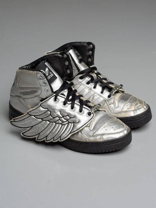 adidas Originals by Jeremy Scott A/W 2009 JS Wings 1.0 (Metallic Silver/Black) - size 43 1/3