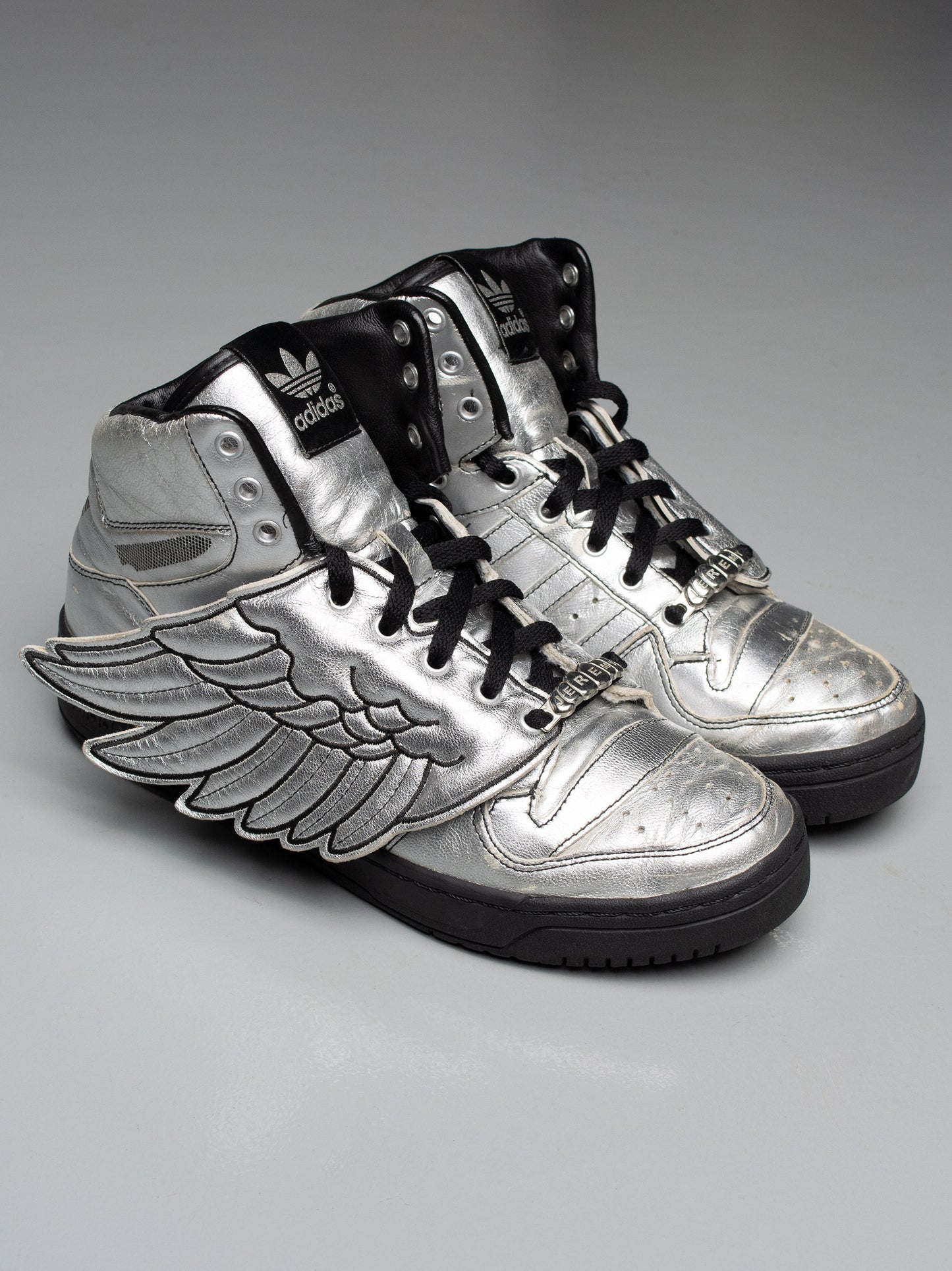 adidas Originals by Jeremy Scott A/W 2009 JS Wings (Metallic Silver/Black) - size 42