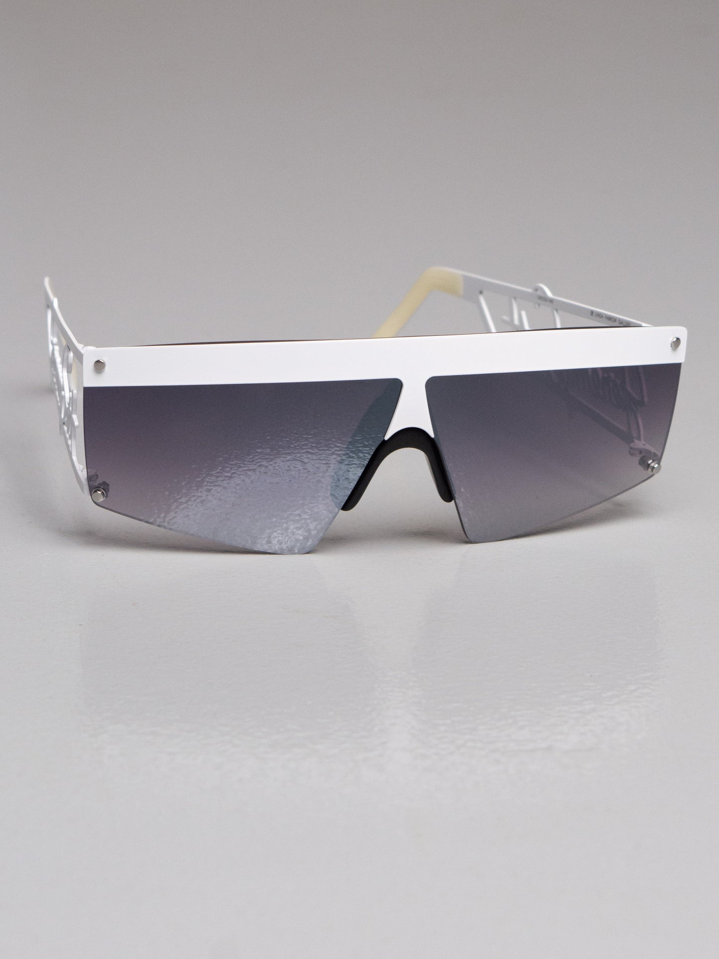 Linda Farrow X Jeremy Scott - 2000's - signature sunglasses (white/grey)