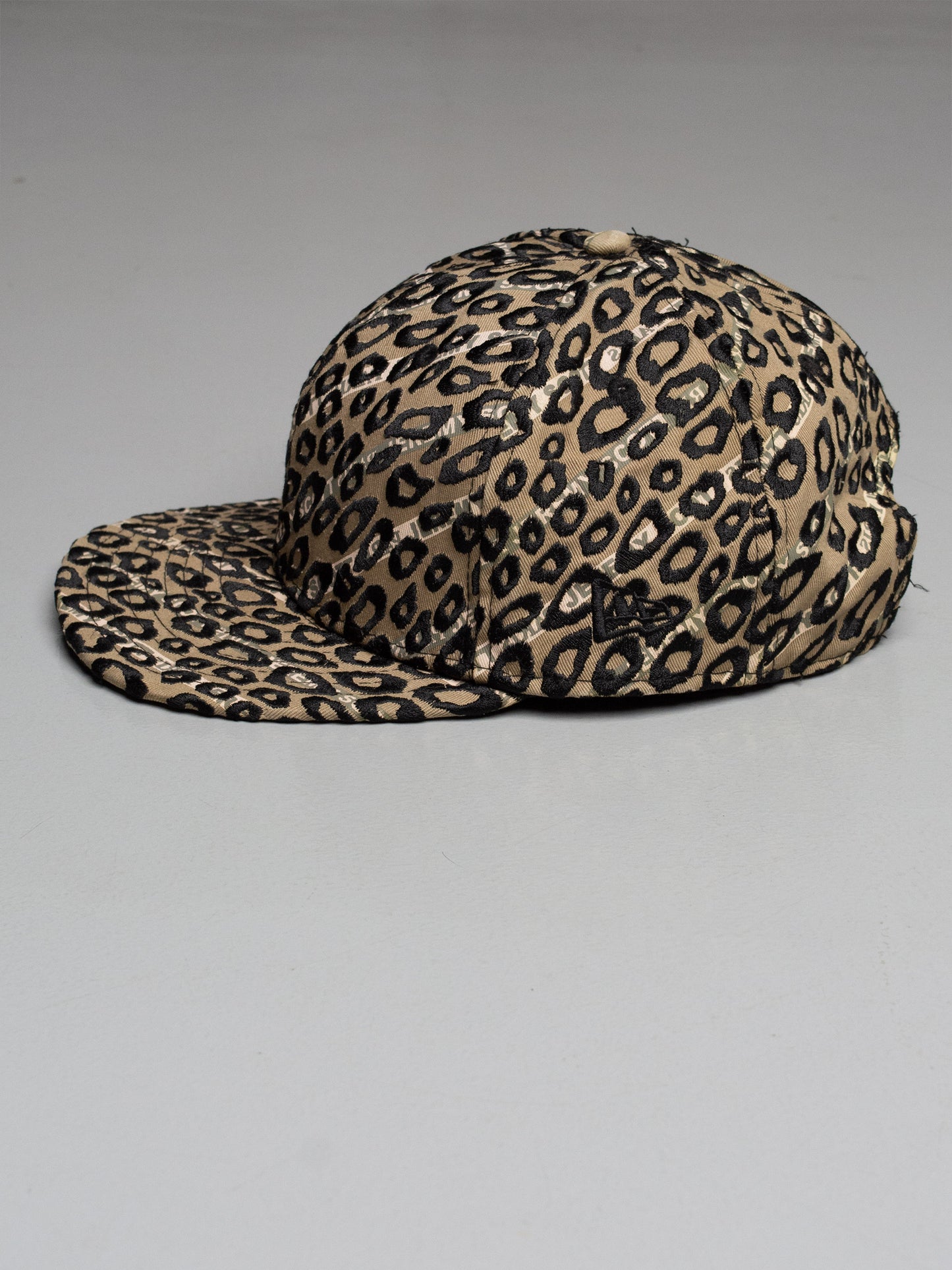 New Era X Jeremy Scott - S/S 2013 - leopard embroidered 9Fifty snapback - size S/M