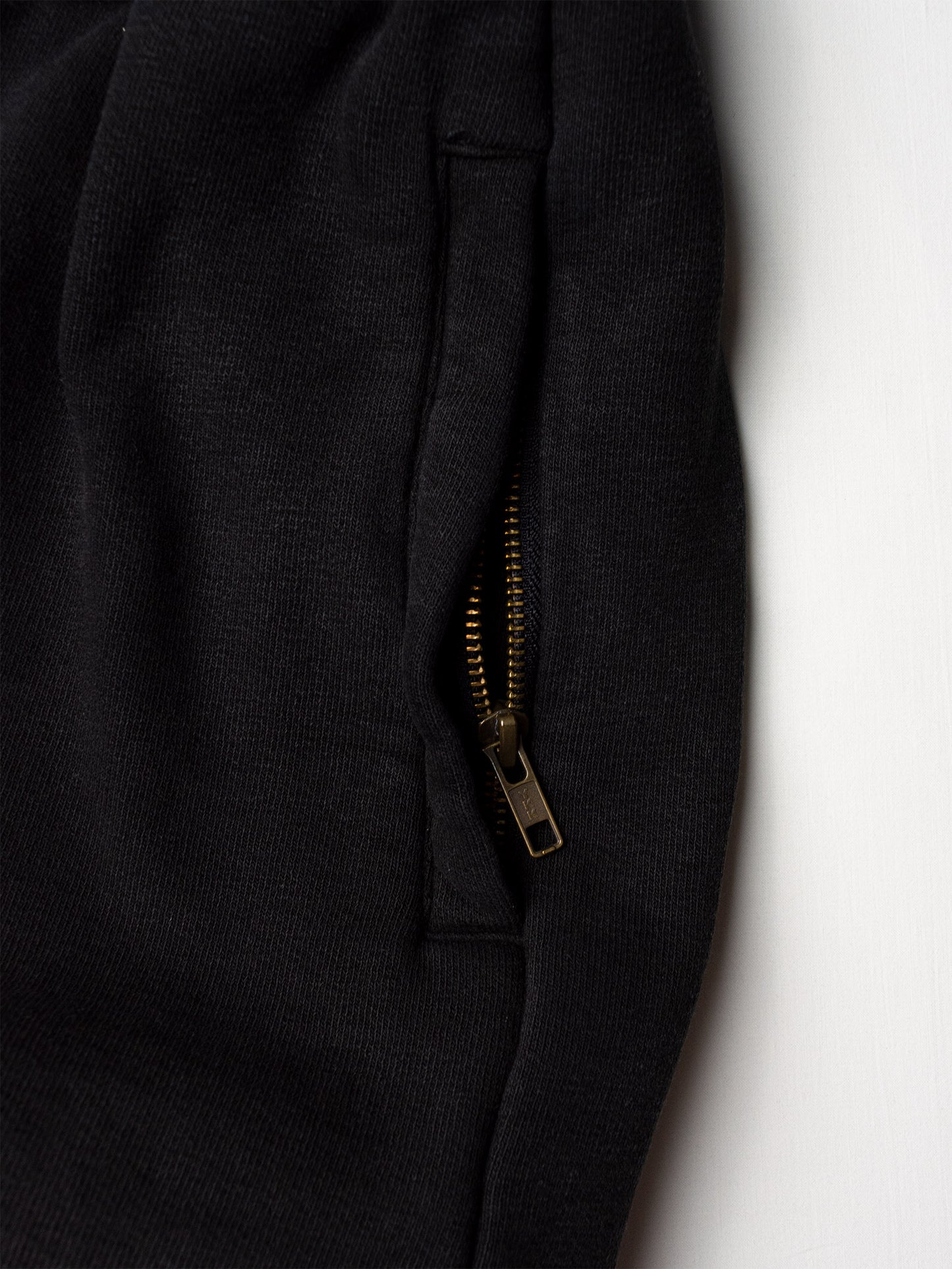 YEEZY Season 1 (2015) - Supply Shorts (Kaviar) - size M