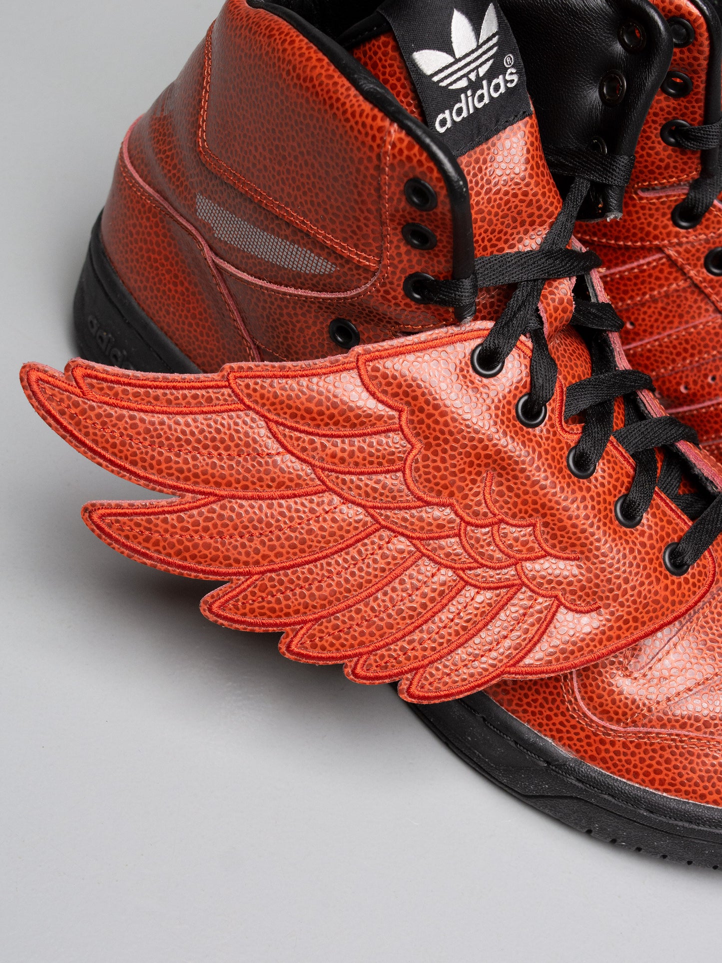(sample) adidas Originals by Jeremy Scott A/W 2015 JS Wings Basketball - size 42 2/3
