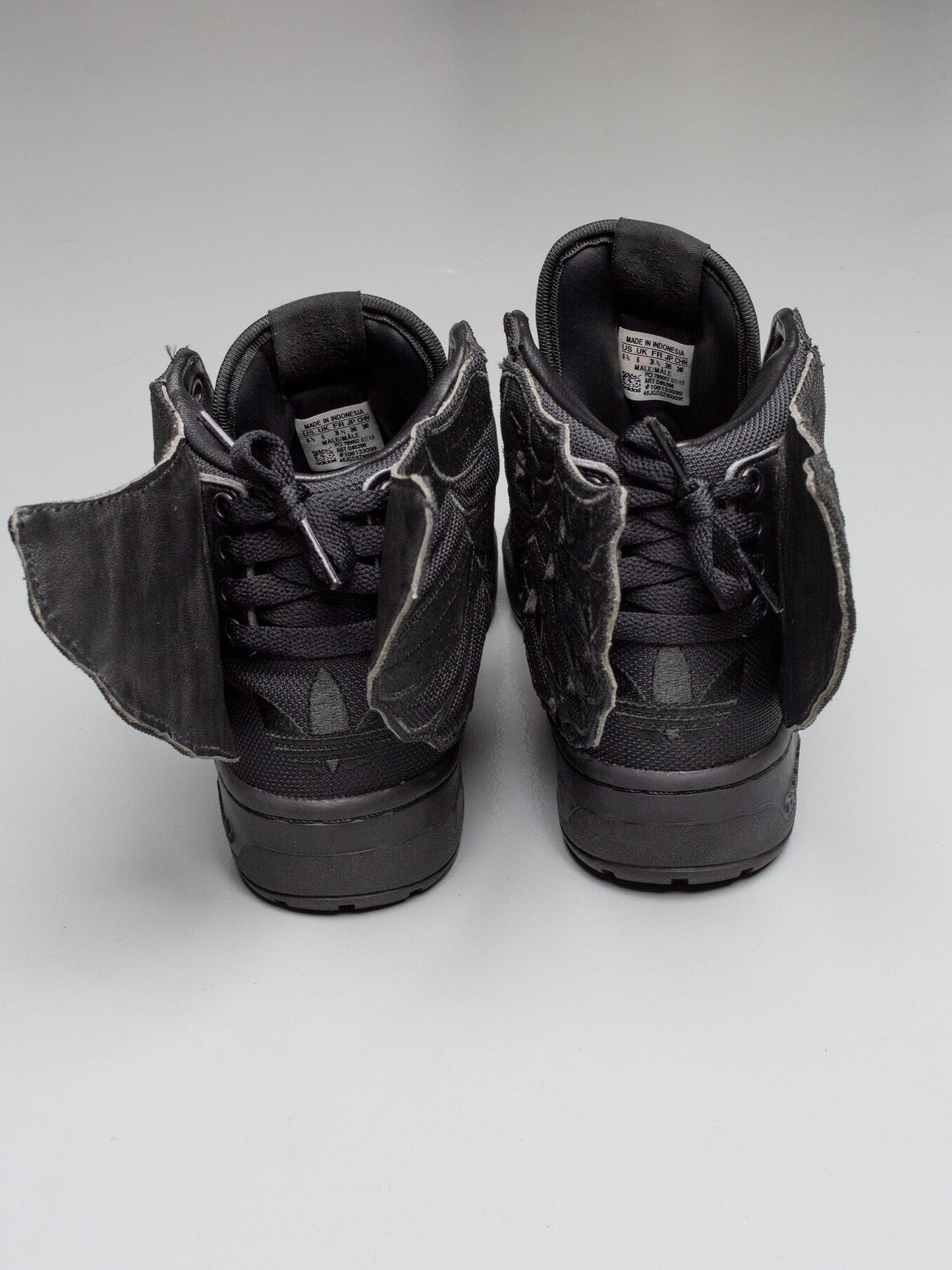 adidas Originals by Jeremy Scott X A$AP Rocky 2013 JS Wings 2.0 Black Flag - size 39 1/3