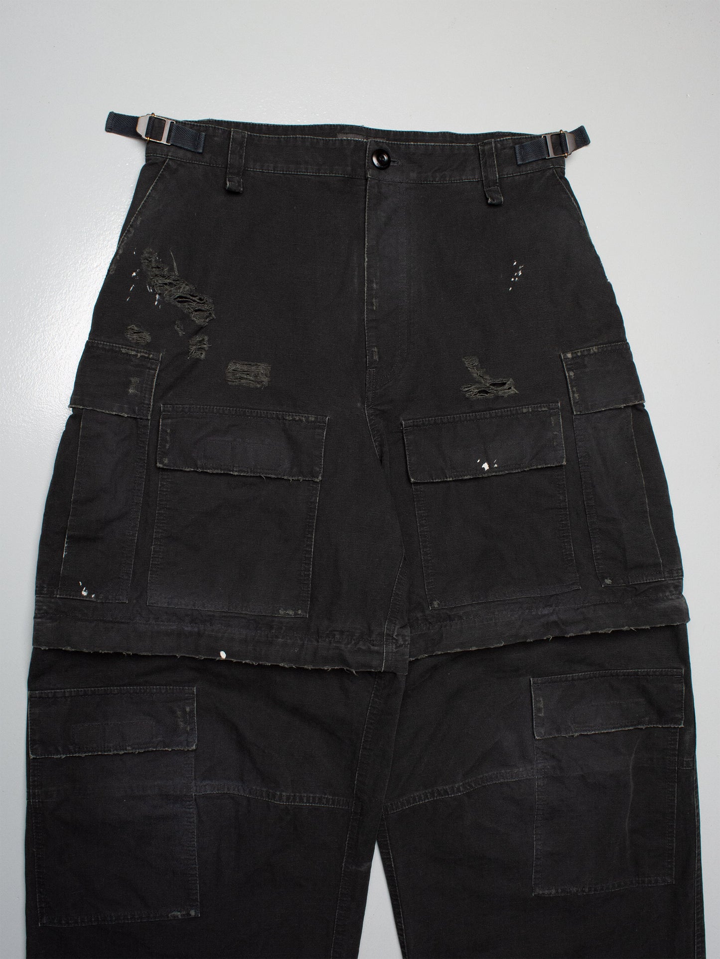 Balenciaga - 2024 - distressed ripstop convertible cargo pants - size S