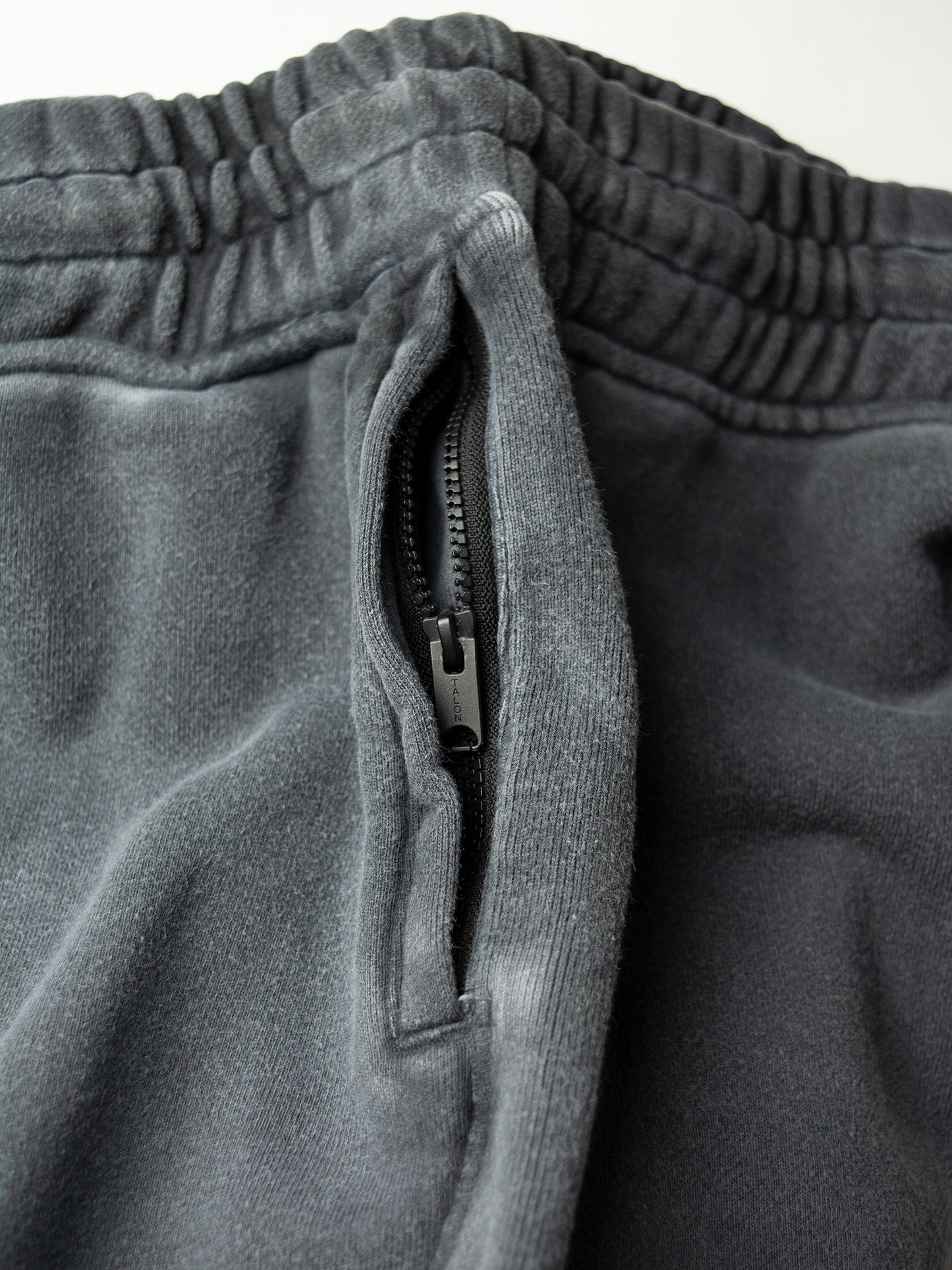 YEEZY Season 4 (2017) - sweatpants (Bat) - size S
