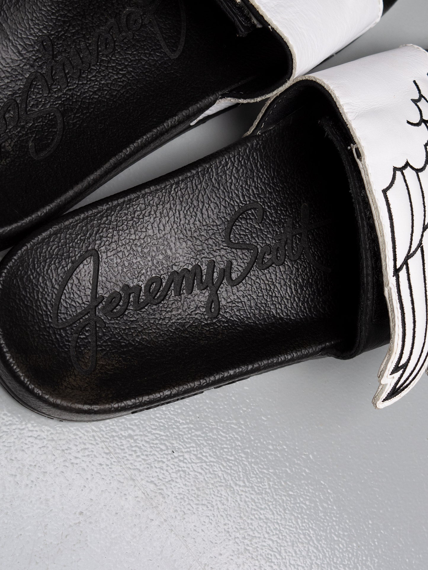 adidas Originals by Jeremy Scott S/S 2011 JS Wings Adilette - size 6