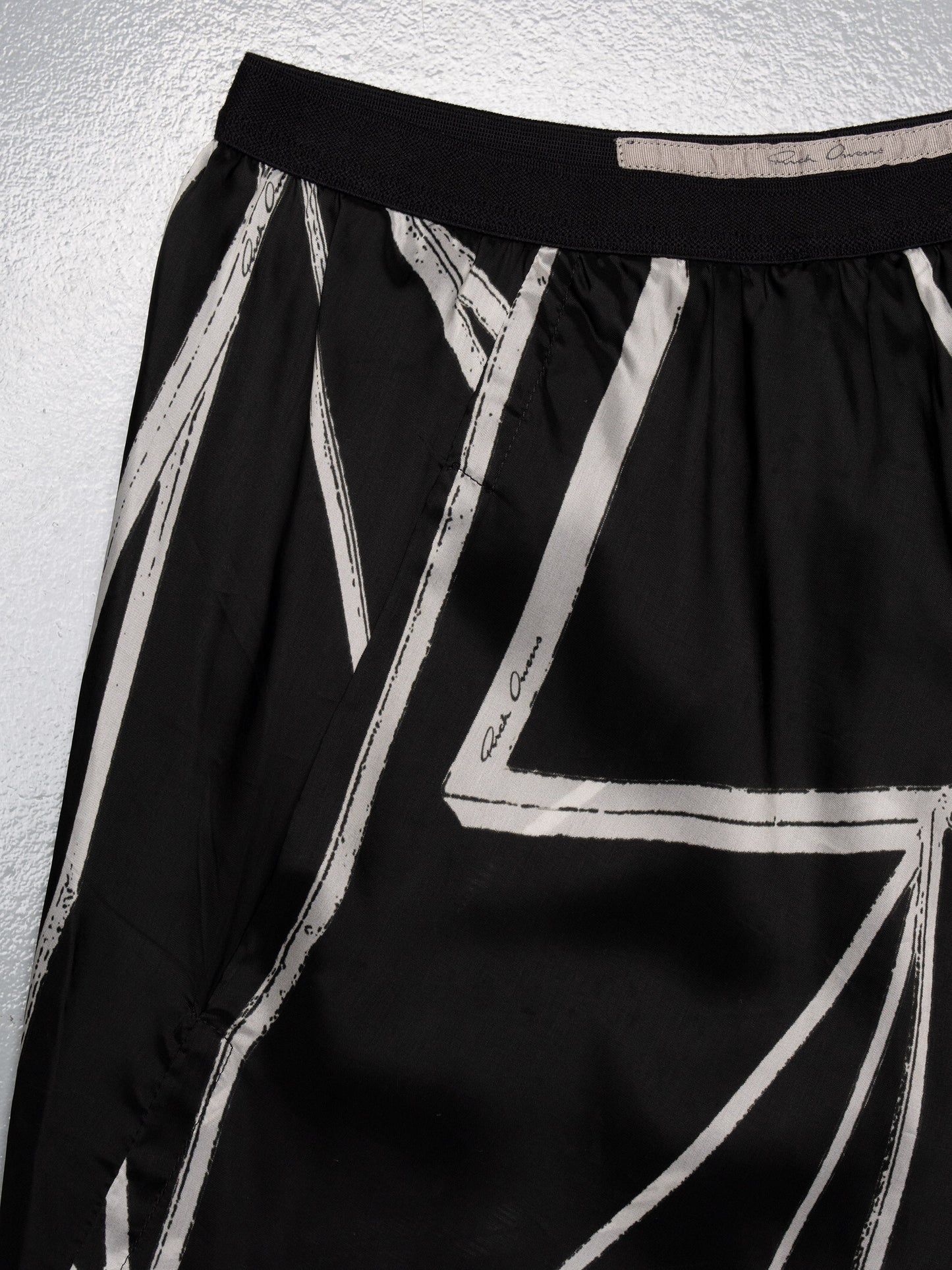 Rick Owens - S/S 2022- women's cupro geometric print shorts - size 38