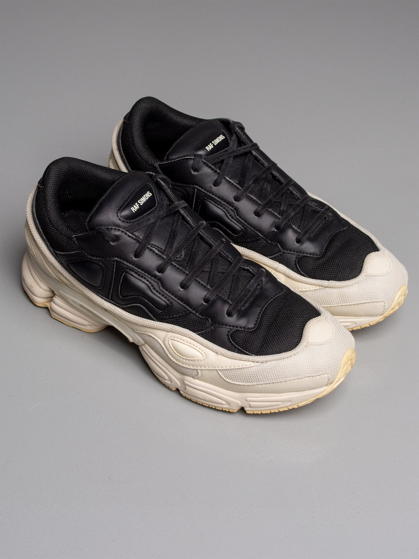 adidas X Raf Simons - A/W 2018 - RS Ozweego (white/black) - size 44