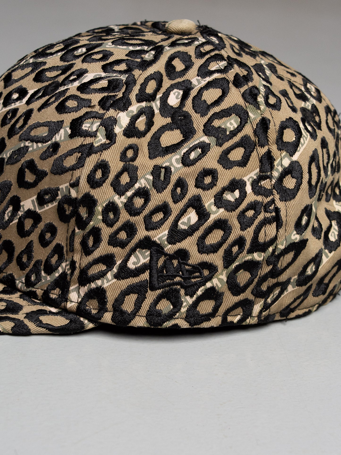 New Era X Jeremy Scott - S/S 2013 - leopard embroidered 9Fifty snapback - size S/M