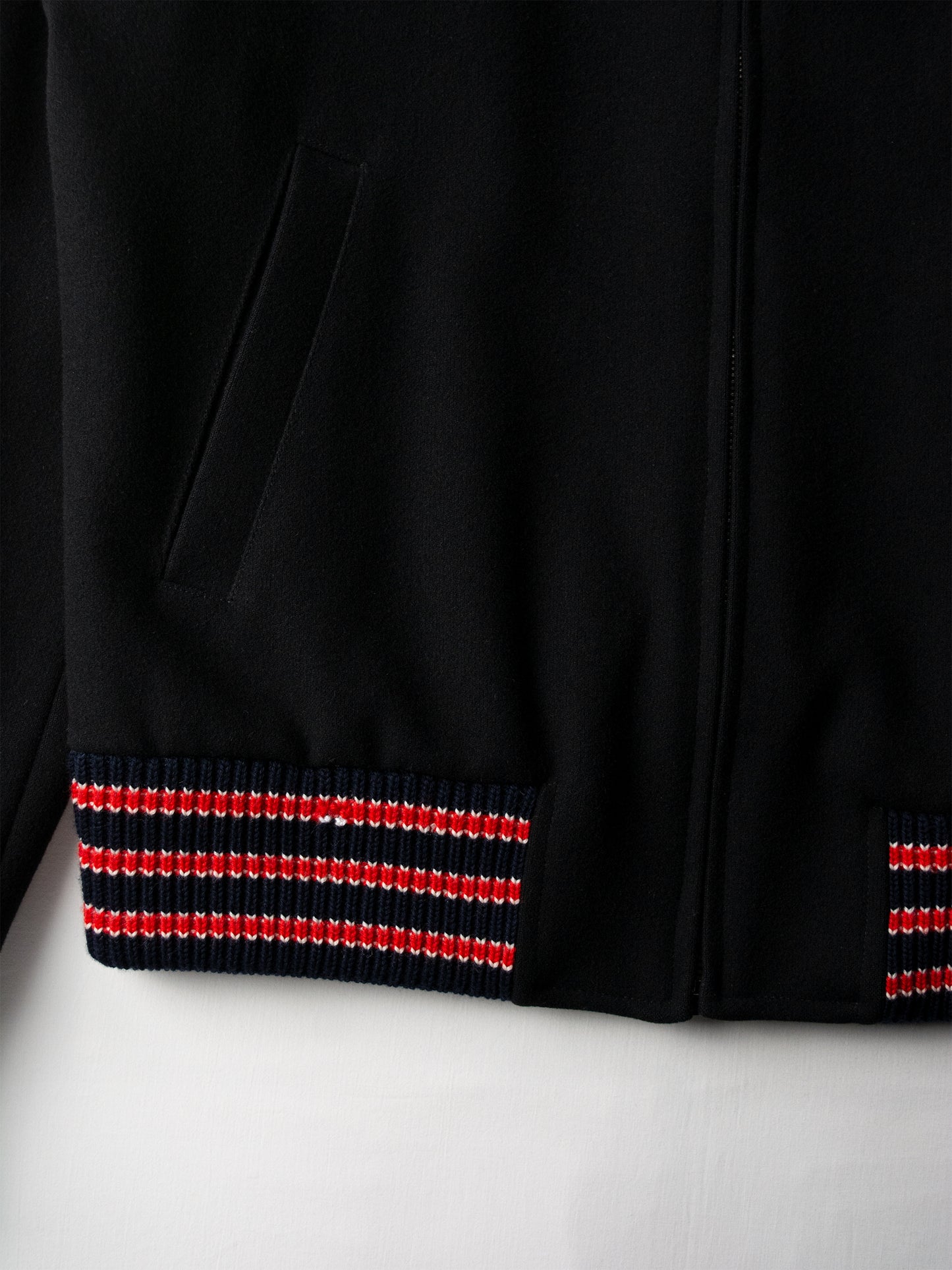 Gucci - Cruise 2018 - Bumble Bee embroidered wool college jacket - size 48