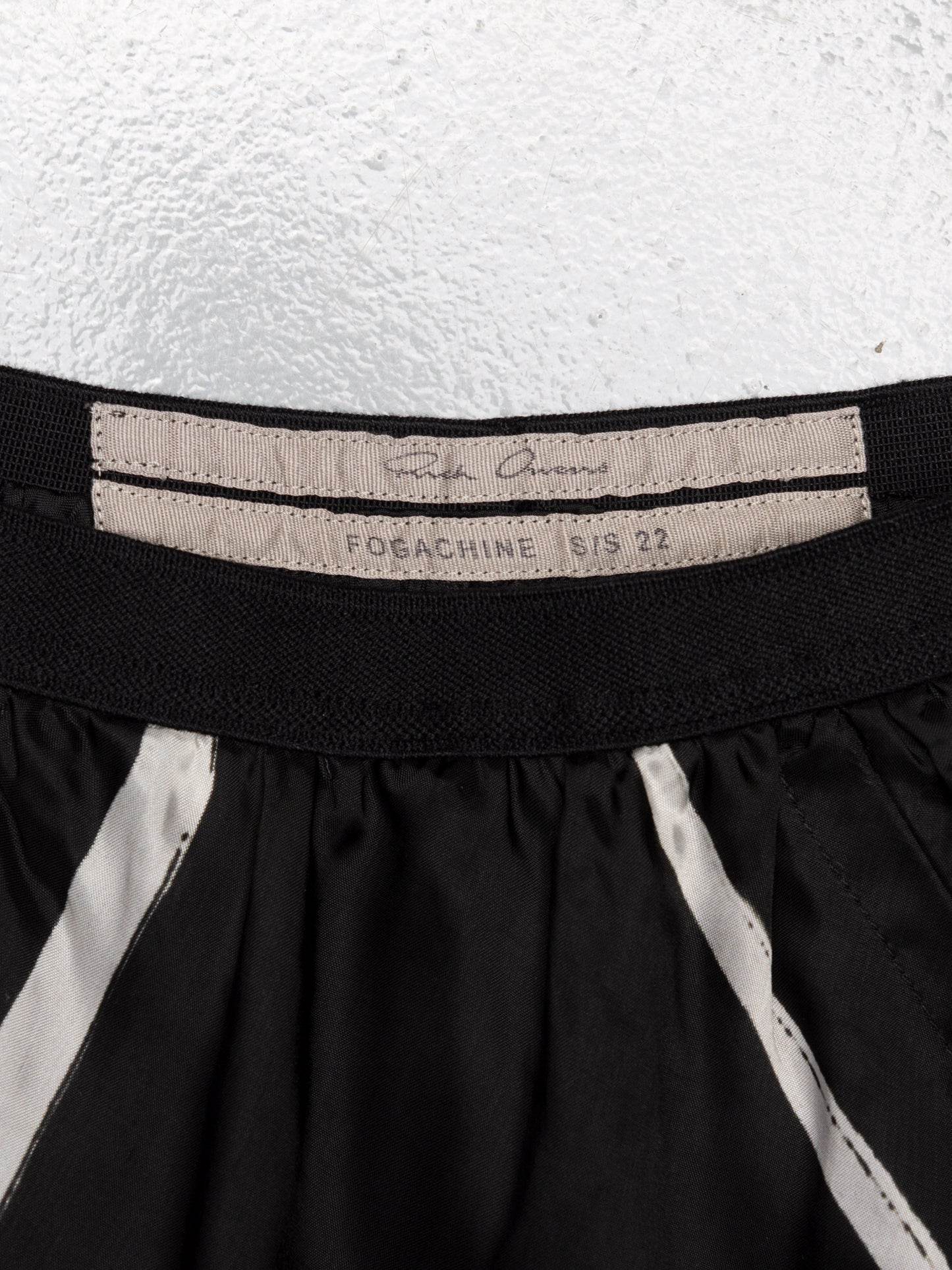 Rick Owens - S/S 2022- women's cupro geometric print shorts - size 38
