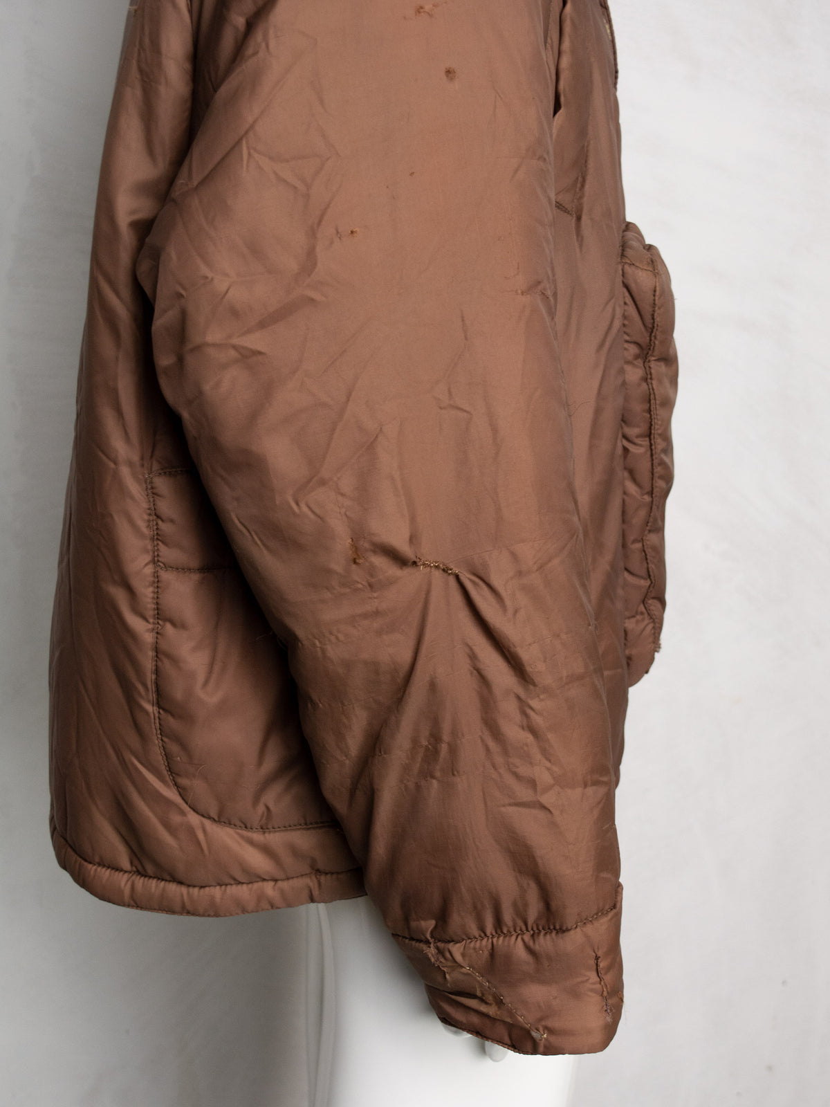 W.&L.T. - A/W 1996 - oversized puffer anorak (brown) - men's size S