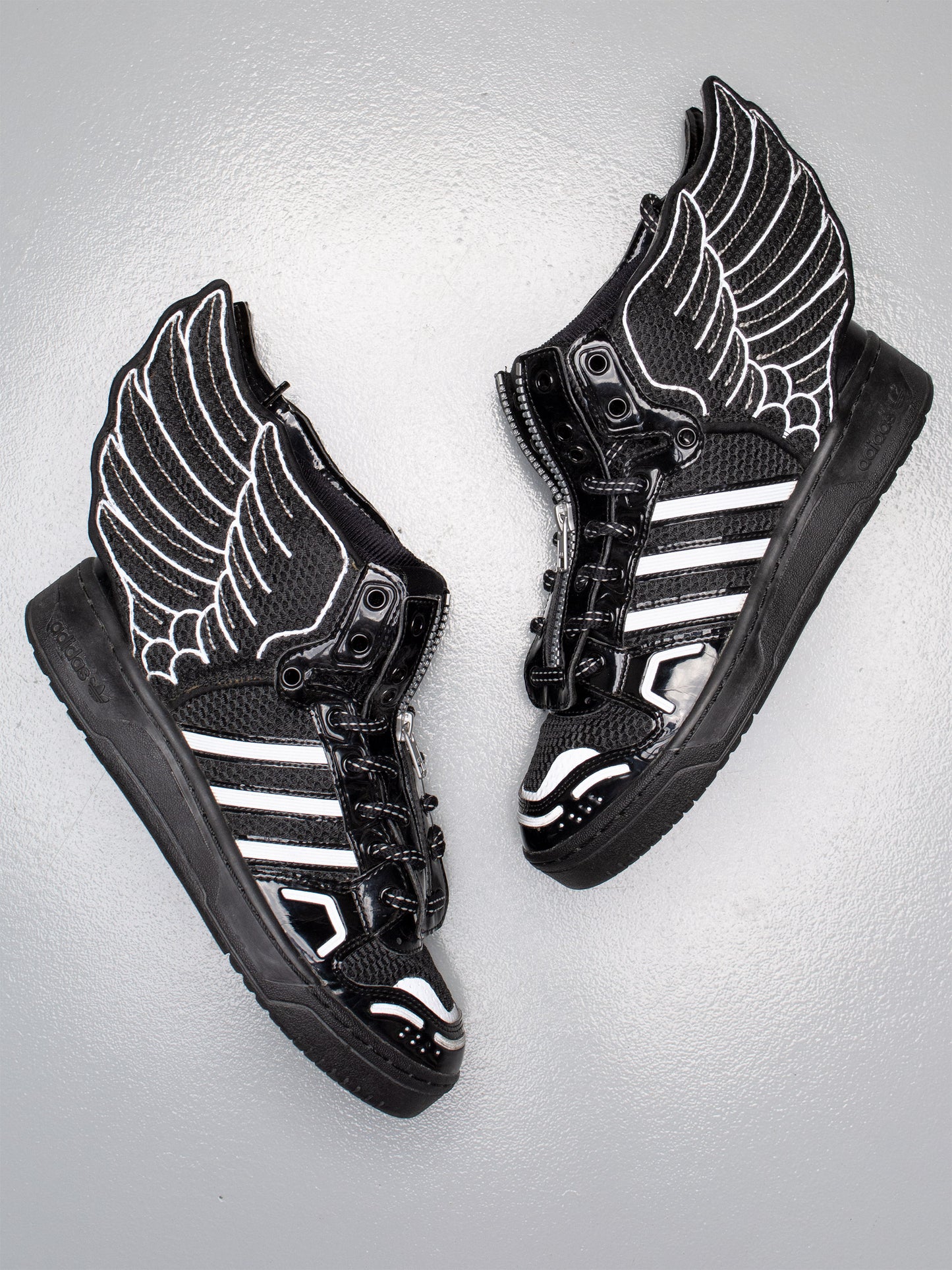 adidas Originals by Jeremy Scott 2015 JS Wings 2.0 Mesh (black) - size 39 1/3