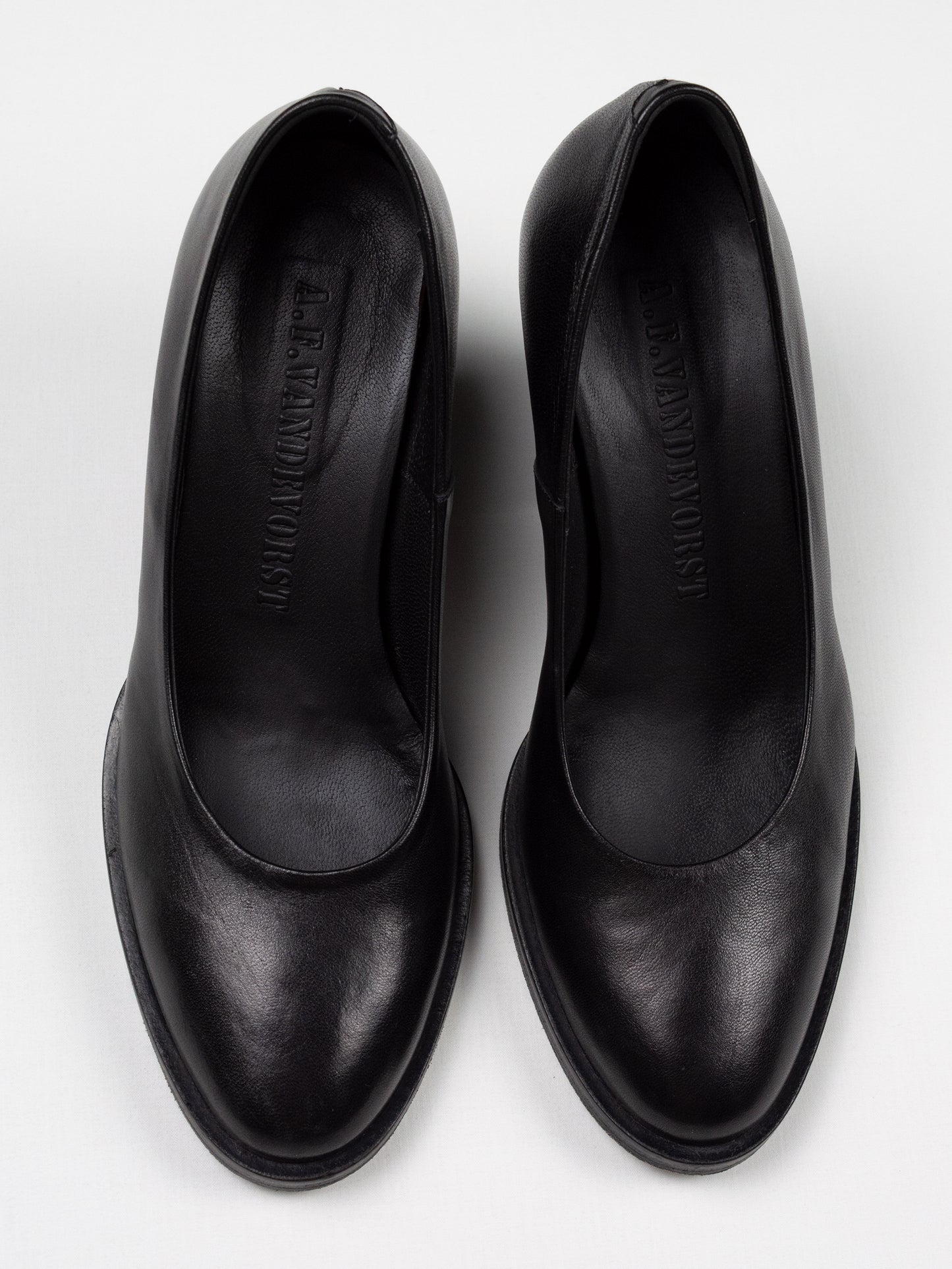 A.F.Vandevorst - round toe low heel pumps (black/black) - size 37 (75mm heel)