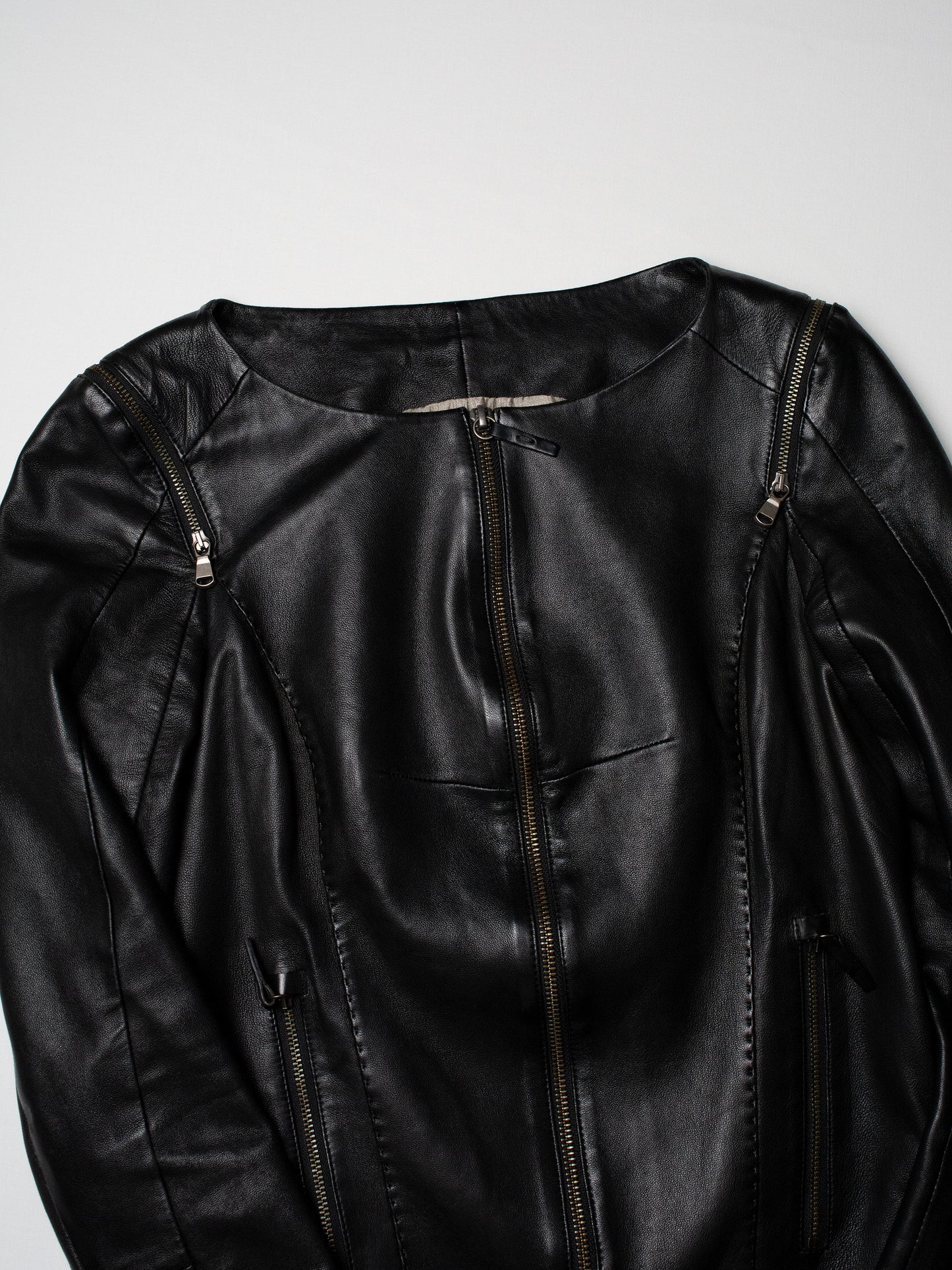 Very Special Pieces of Vespucci - leather jacket with shoulder zips - women's size 38