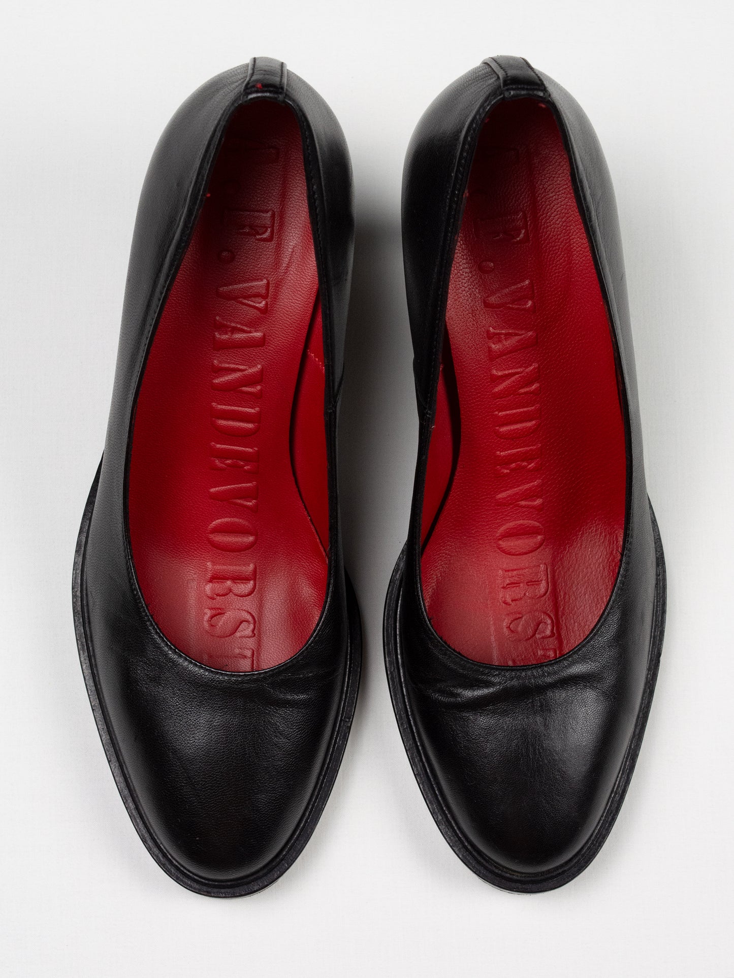 A.F.Vandevorst - round toe low heel pumps (black/red) - size 37 (75mm heel)