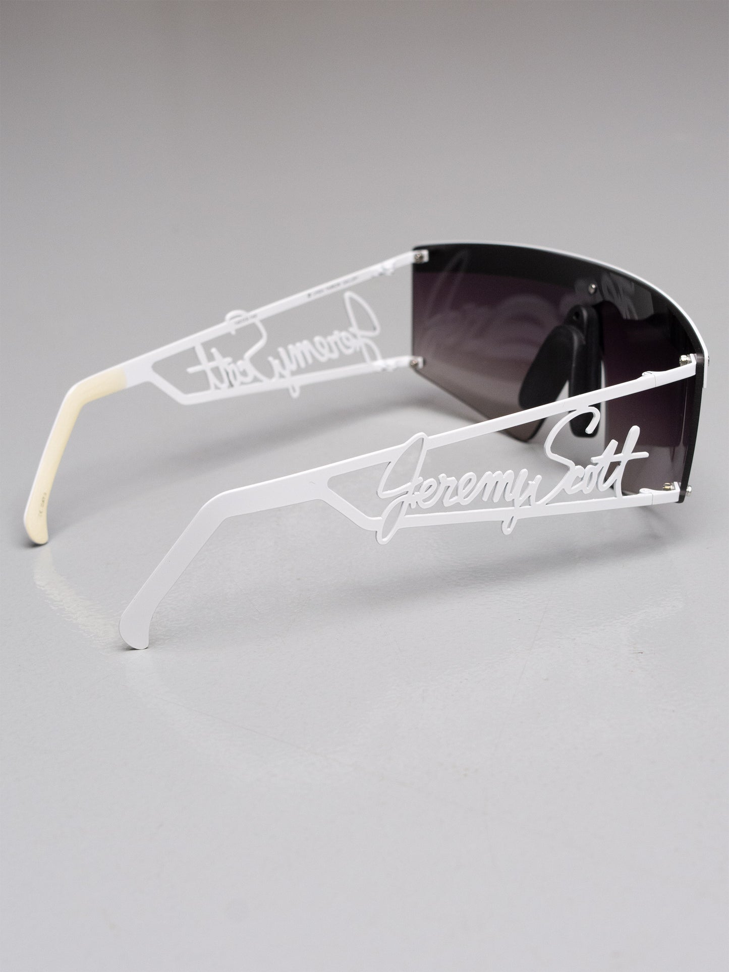 Linda Farrow X Jeremy Scott - 2000's - signature sunglasses (white/grey)