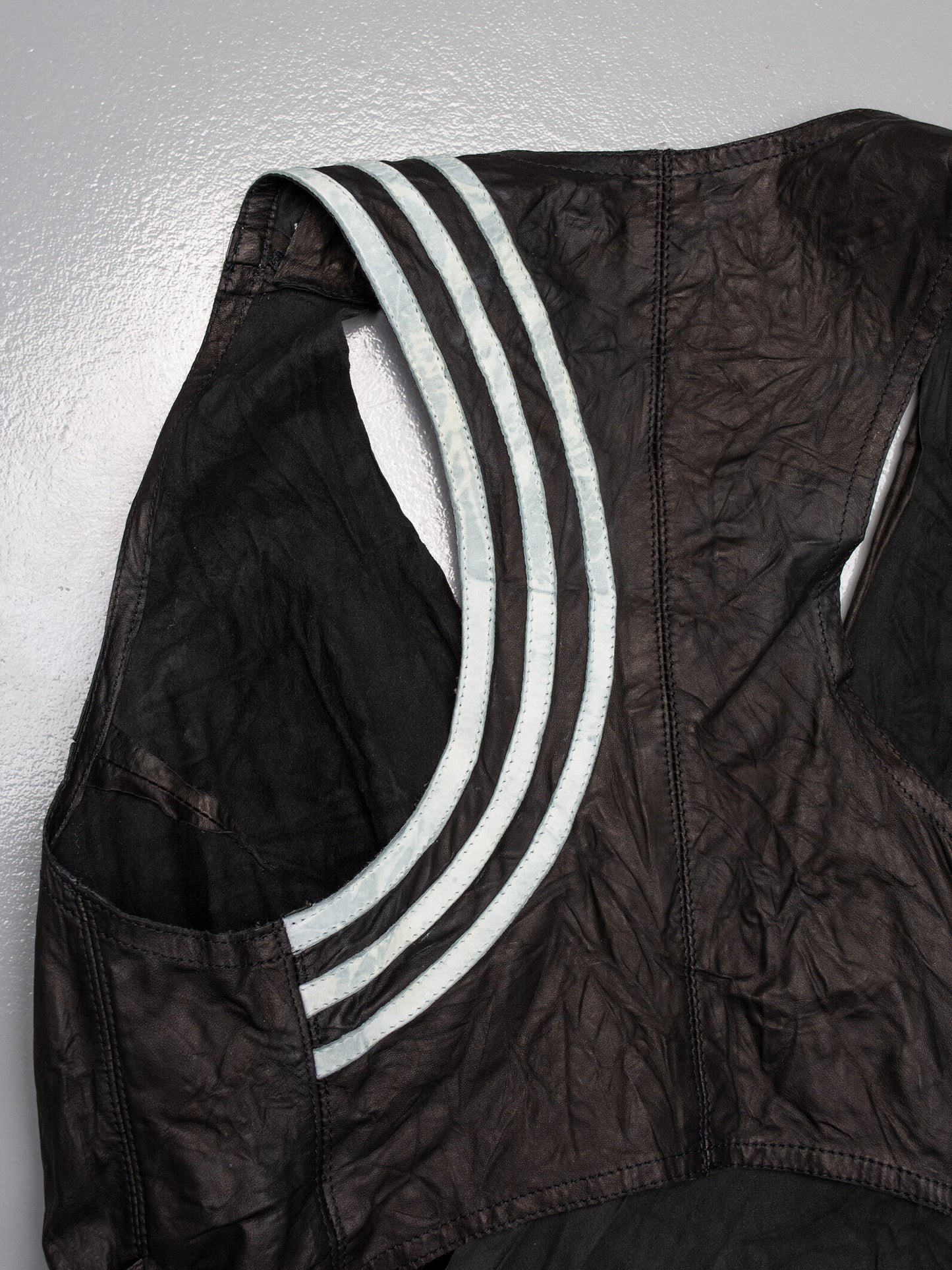 Y-3 S/S 2011 wrinkled leather vest - size M