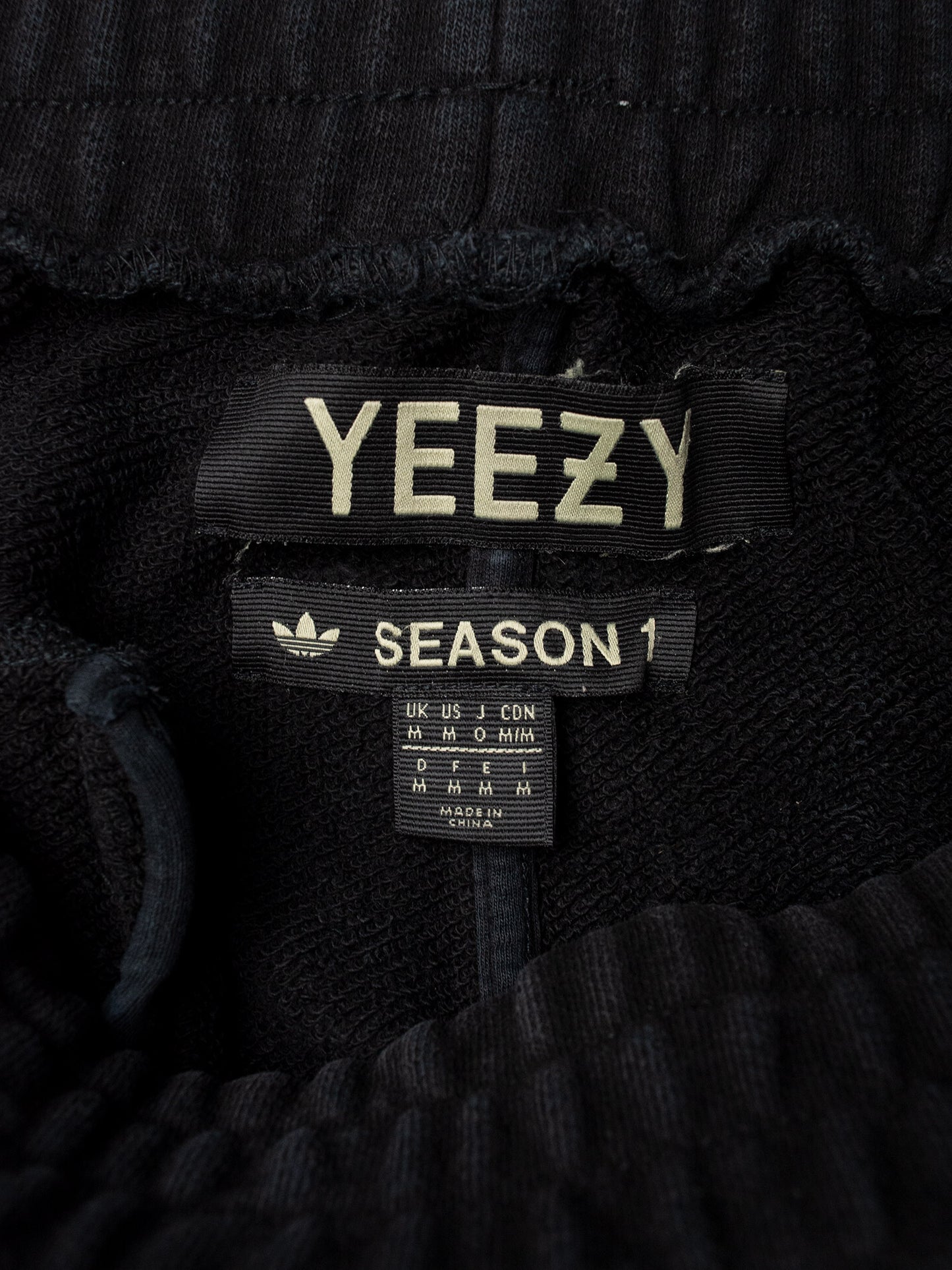 YEEZY Season 1 (2015) - Supply Shorts (Kaviar) - size M