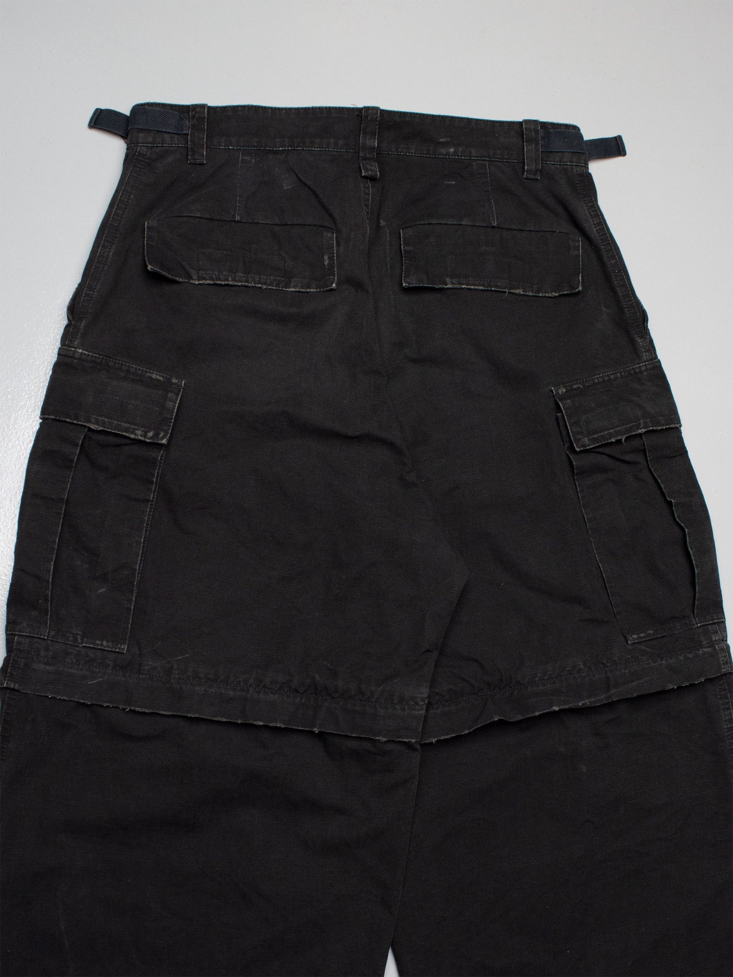 Balenciaga - 2024 - distressed ripstop convertible cargo pants - size S