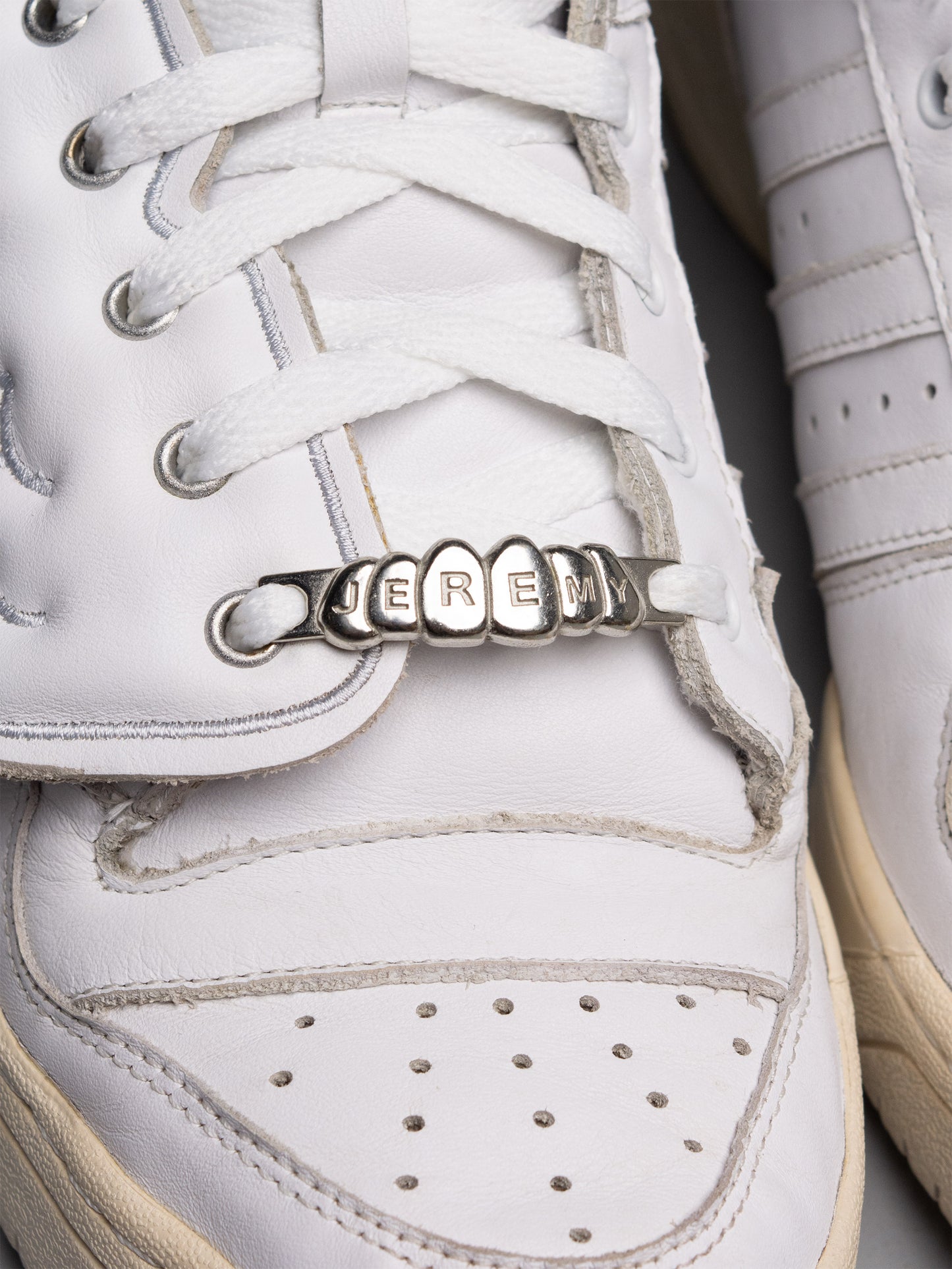 adidas Originals by Jeremy Scott S/S 2009 JS Wings (white/silver) - size 44 2/3
