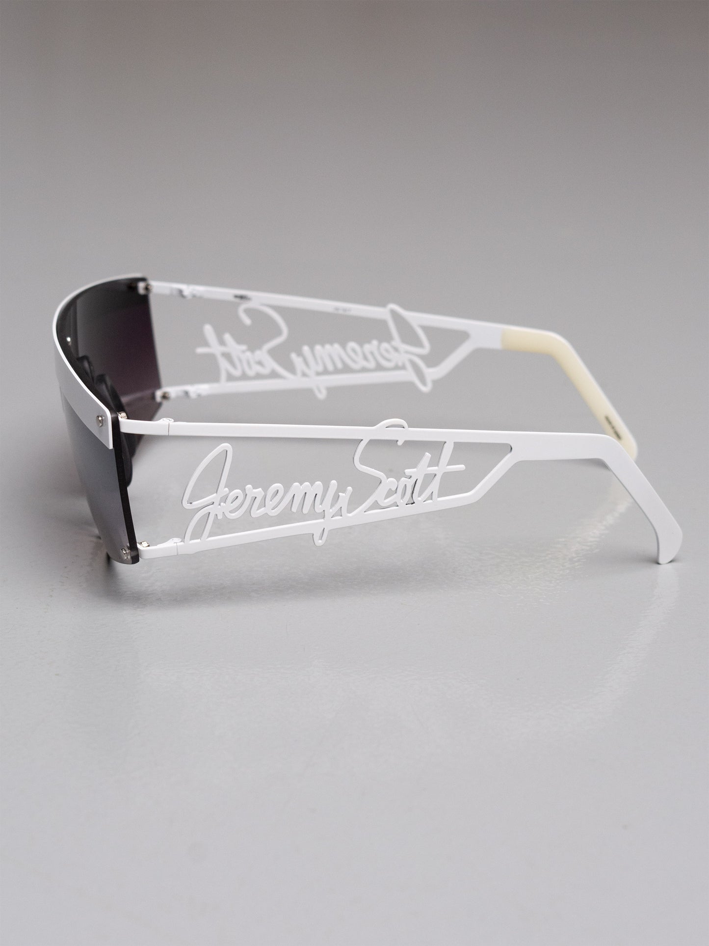 Linda Farrow X Jeremy Scott - 2000's - signature sunglasses (white/grey)