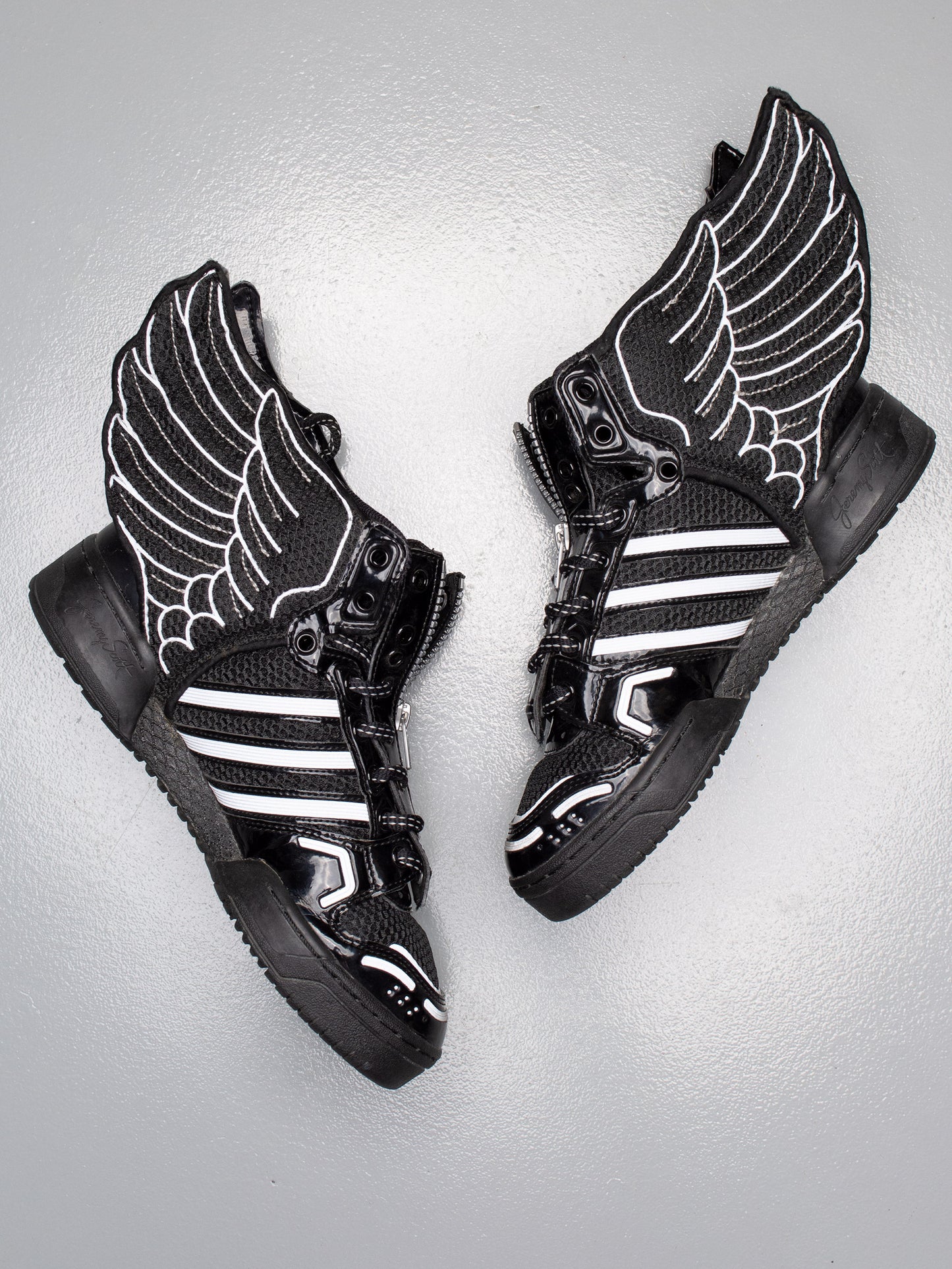 adidas Originals by Jeremy Scott 2015 JS Wings 2.0 Mesh (black) - size 39 1/3