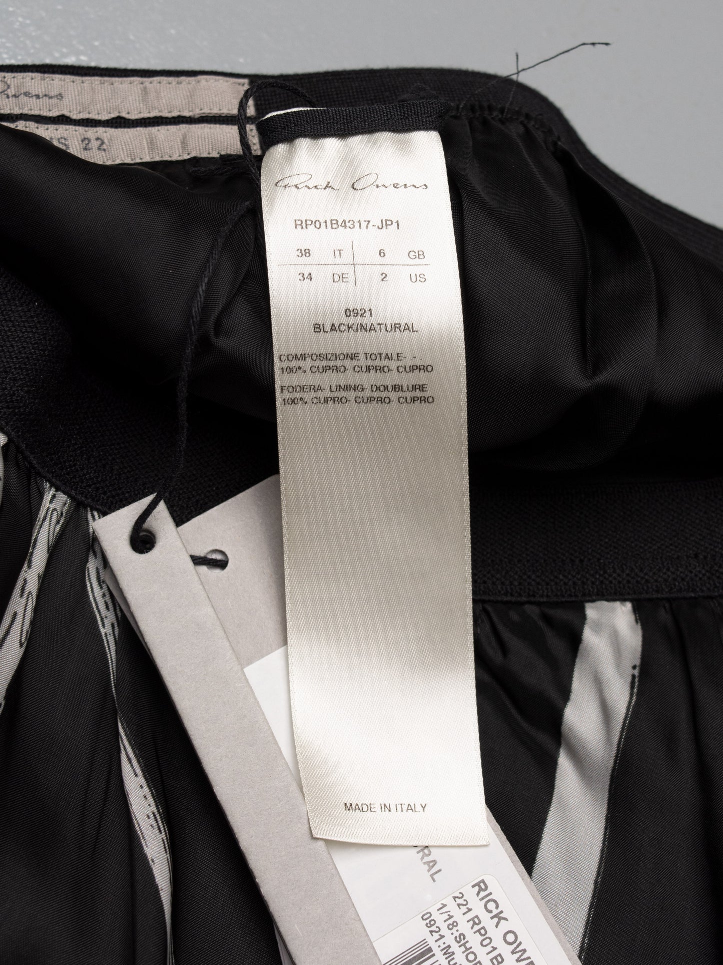 Rick Owens - S/S 2022- women's cupro geometric print shorts - size 38