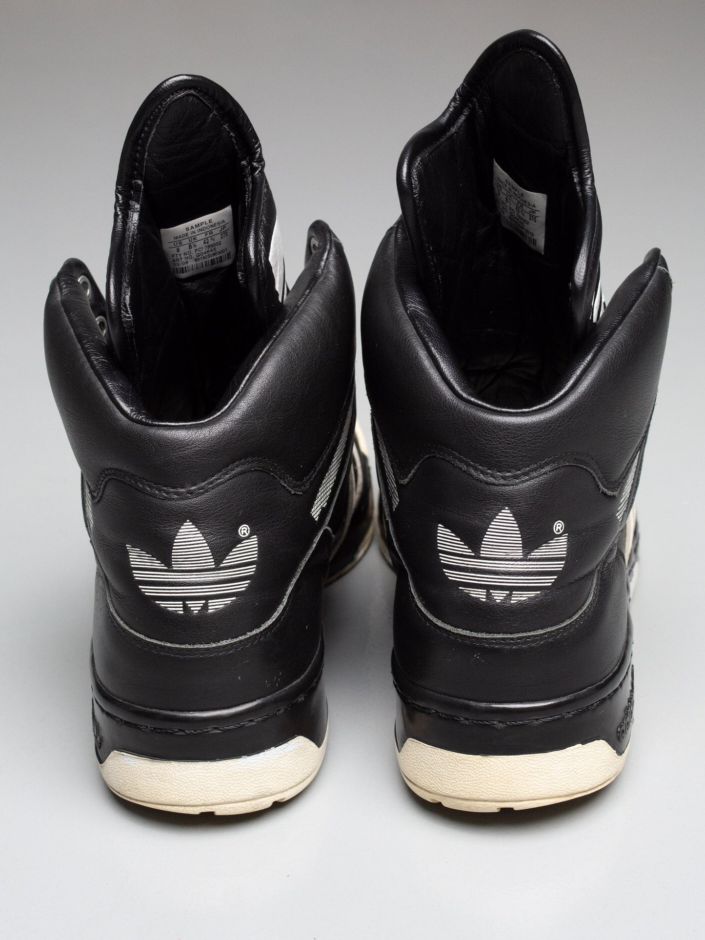 (sample) adidas Originals by Jeremy Scott S/S 2009 JS Logo (black) - size 42 2/3