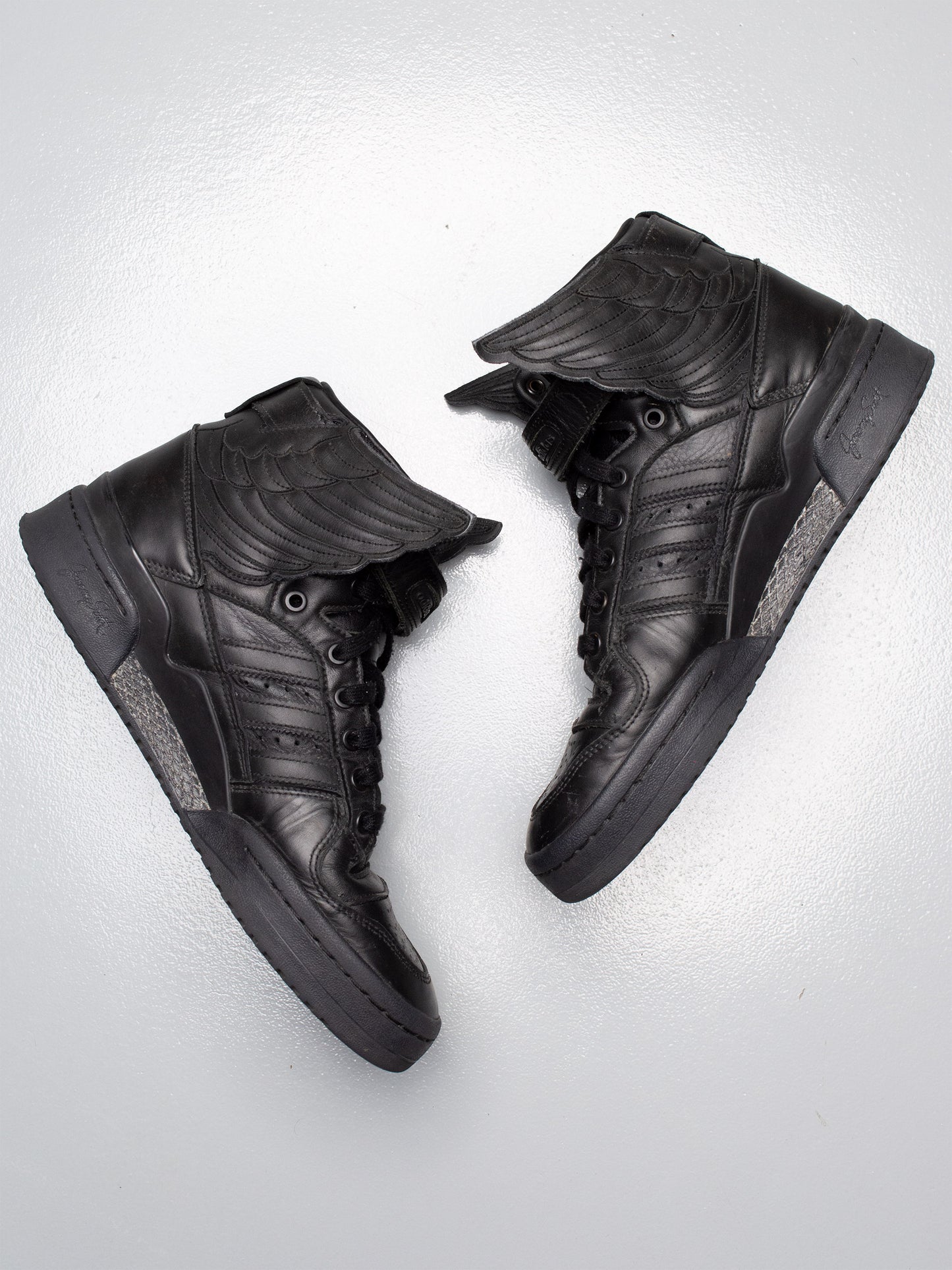 adidas Originals X Jeremy Scott 2022 JS Wings 4.0 (black) - size 44
