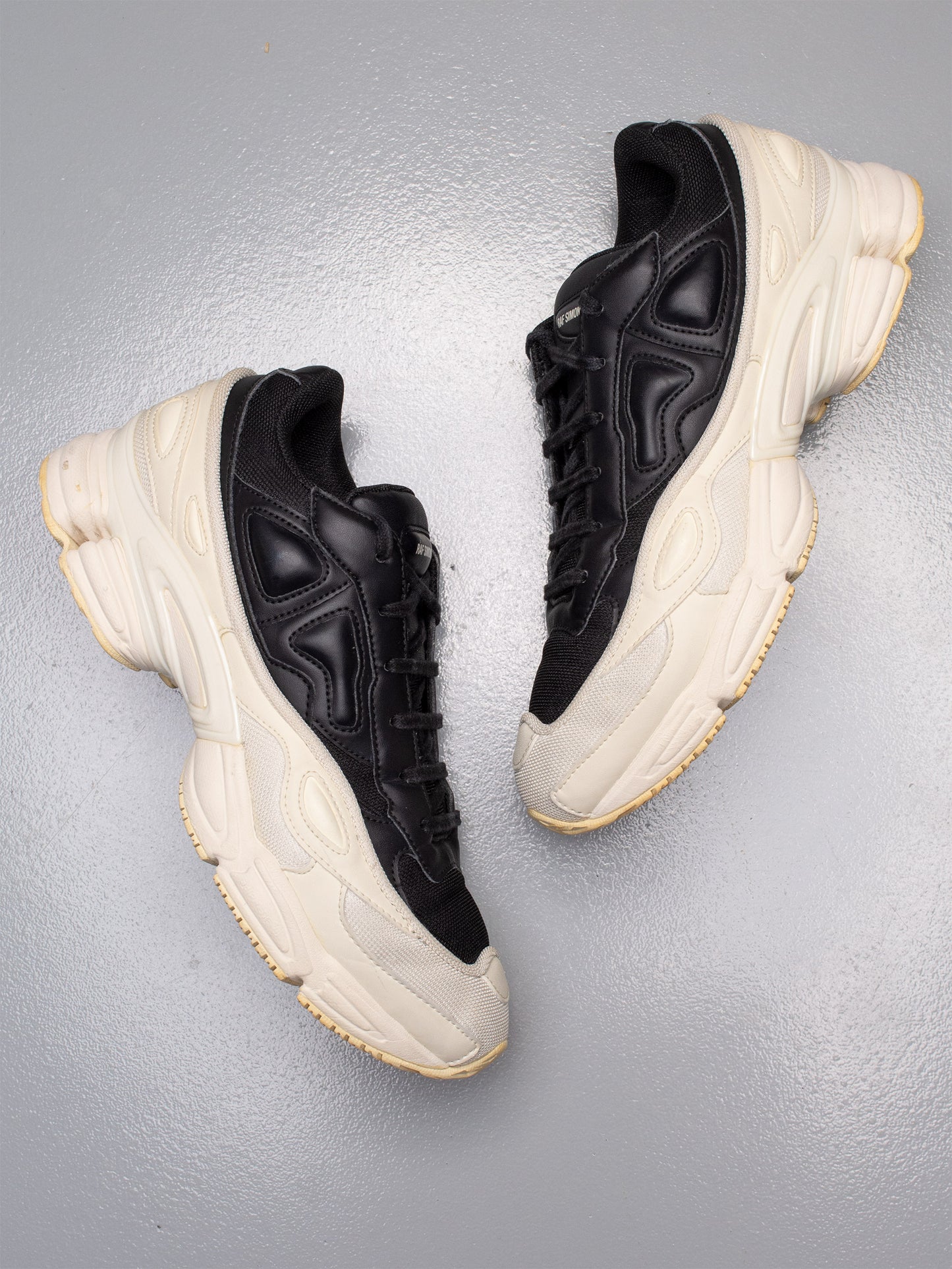 adidas X Raf Simons - A/W 2018 - RS Ozweego (white/black) - size 44