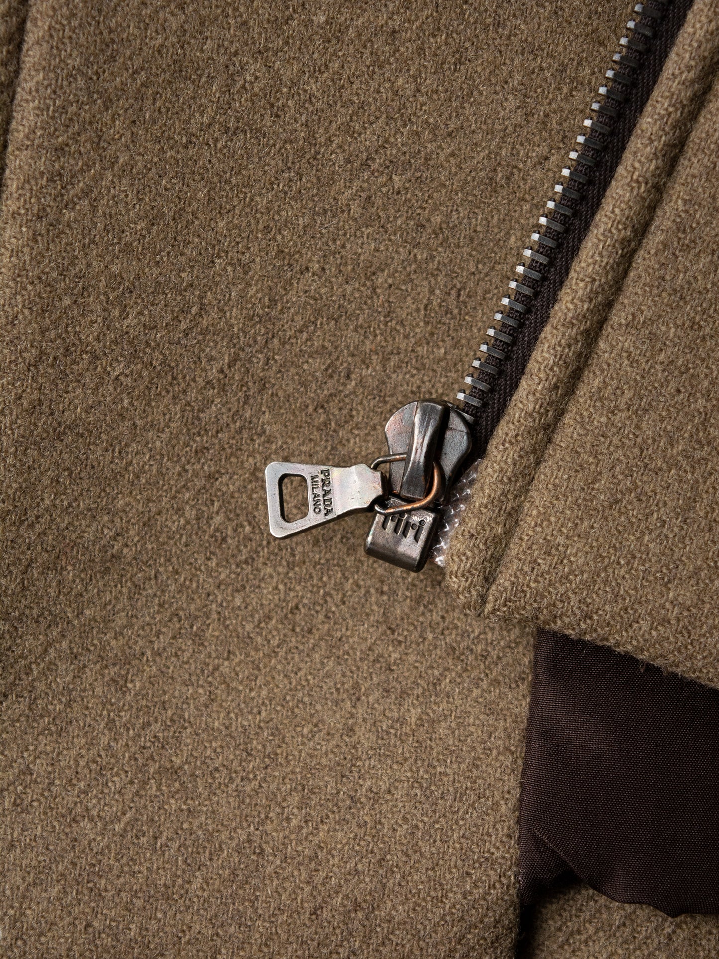 Prada - A/W 2001 - short wool jacket - size S