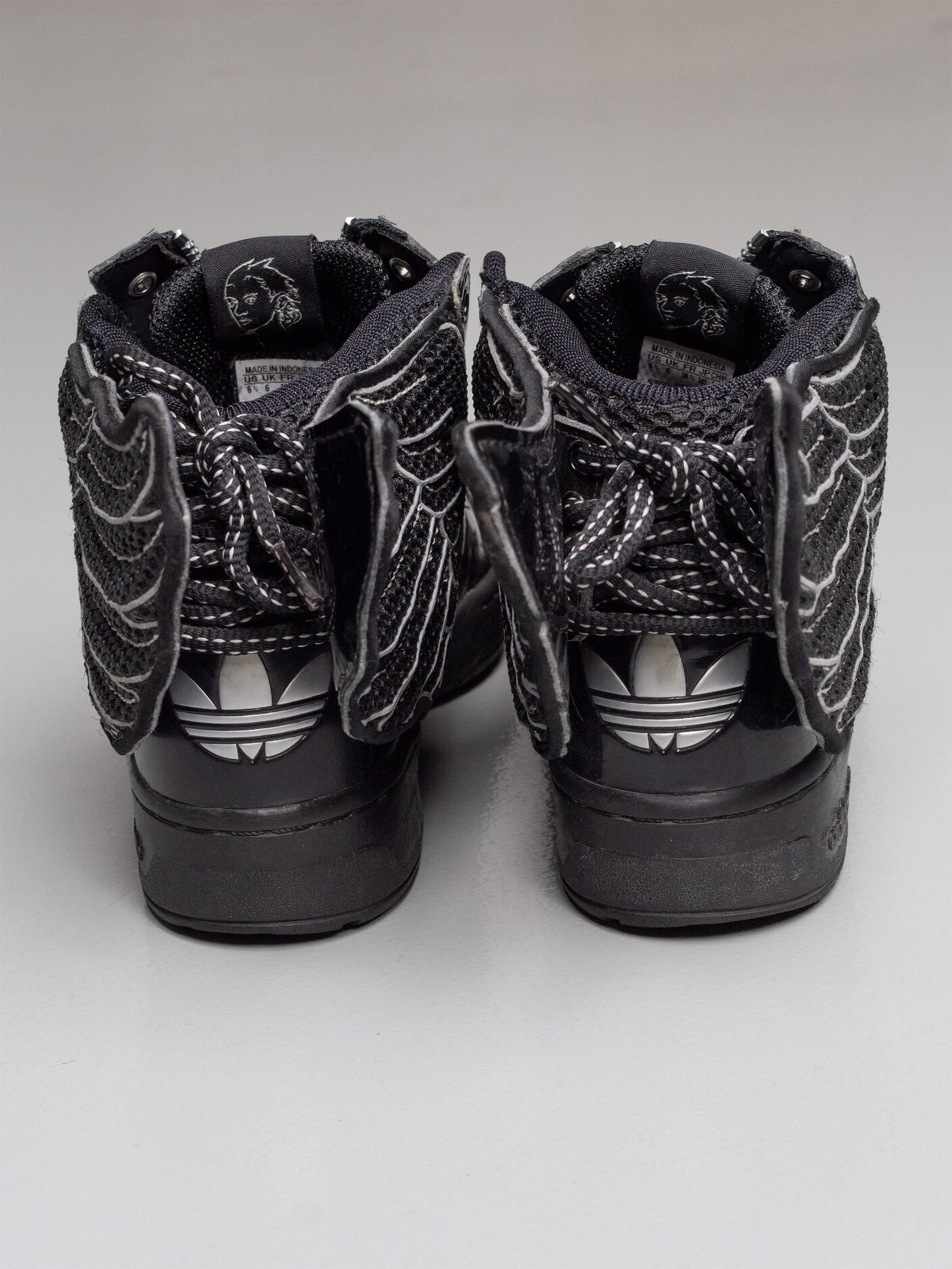 adidas Originals by Jeremy Scott 2015 JS Wings 2.0 Mesh (black) - size 39 1/3