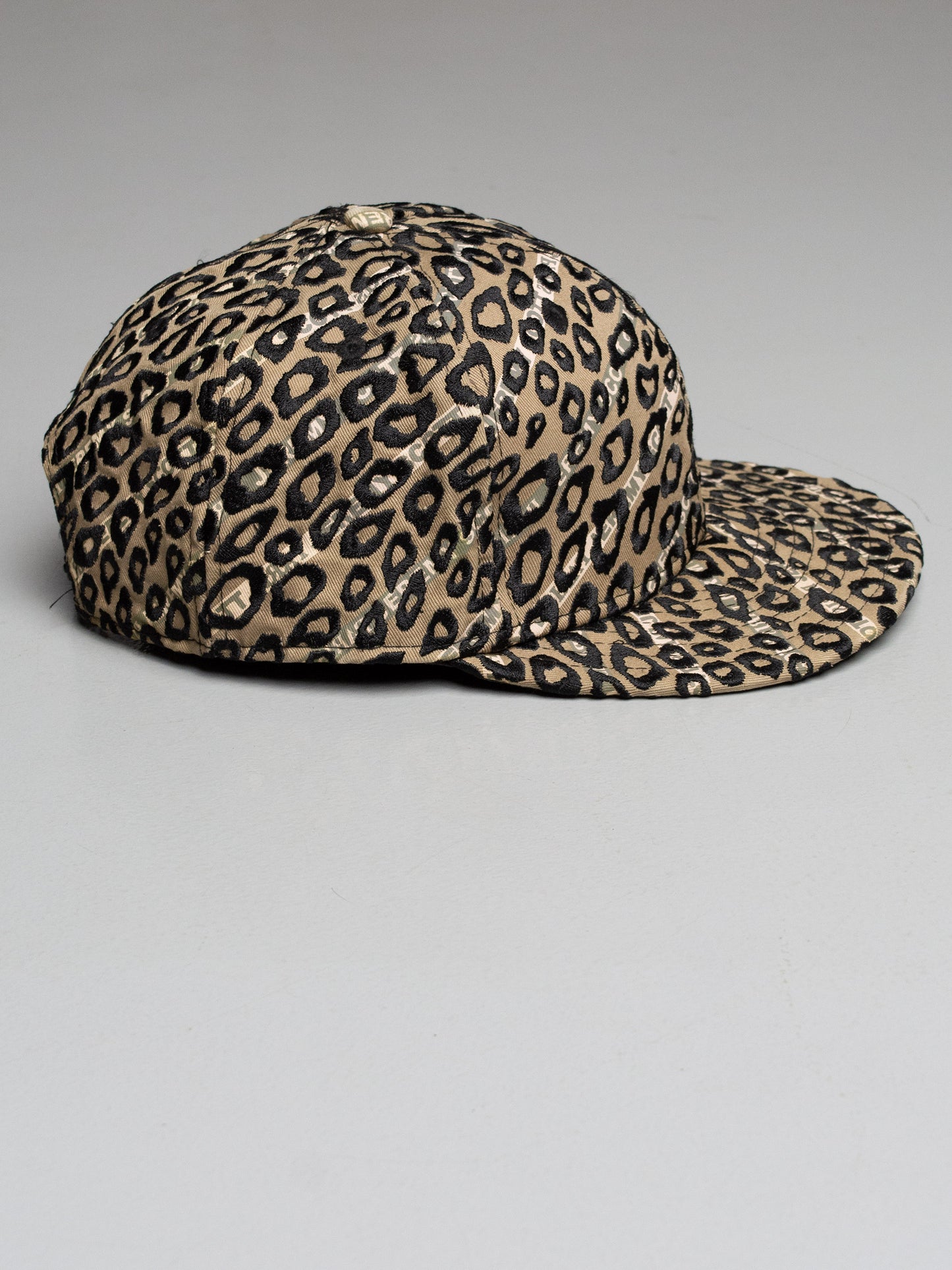 New Era X Jeremy Scott - S/S 2013 - leopard embroidered 9Fifty snapback - size S/M