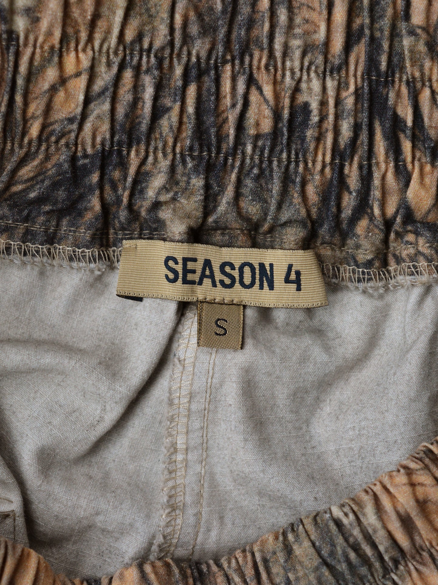 YEEZY Season 4 (2017) - camo cargo shorts - size S