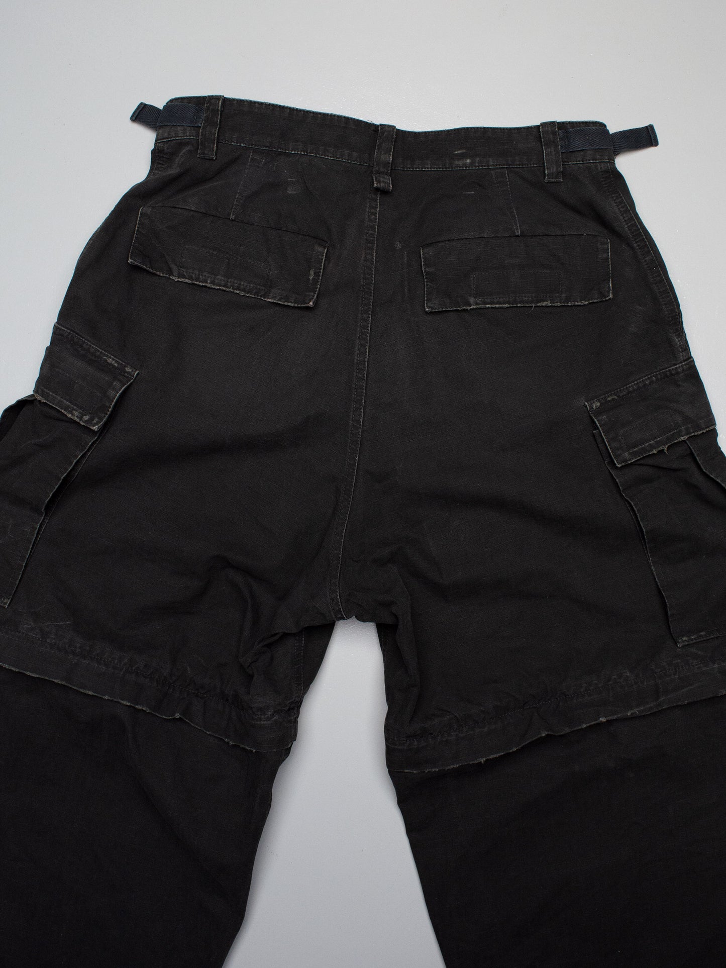 Balenciaga - 2024 - distressed ripstop convertible cargo pants - size S
