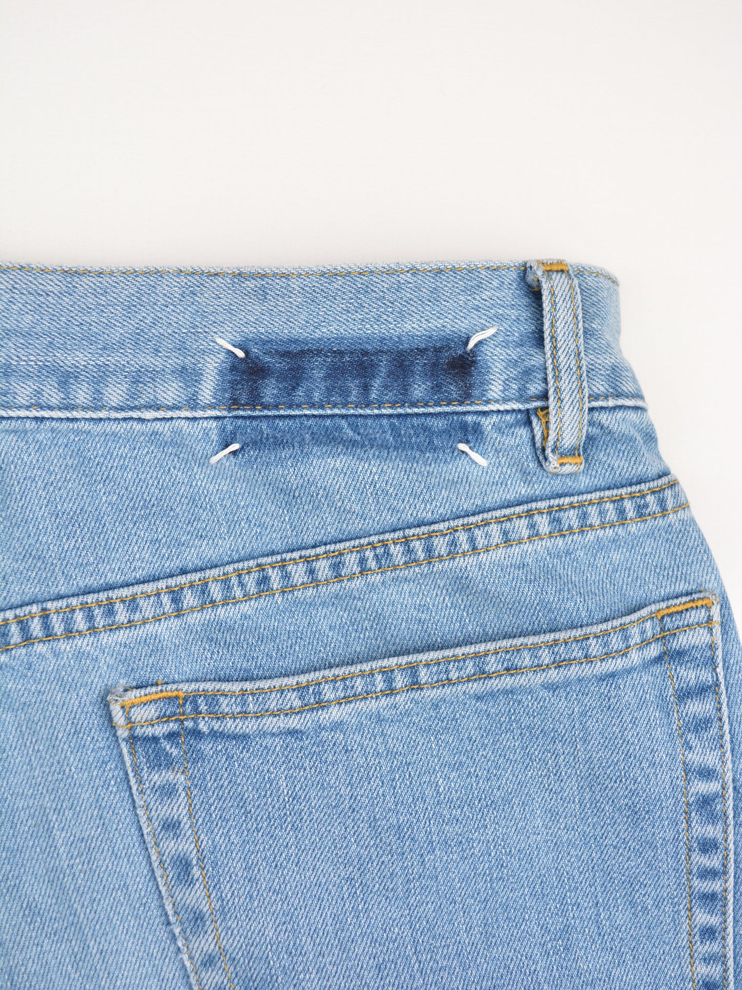 Maison Margiela - S/S 2020 - stone wash boyfriend jeans with trimmed edge - size 29